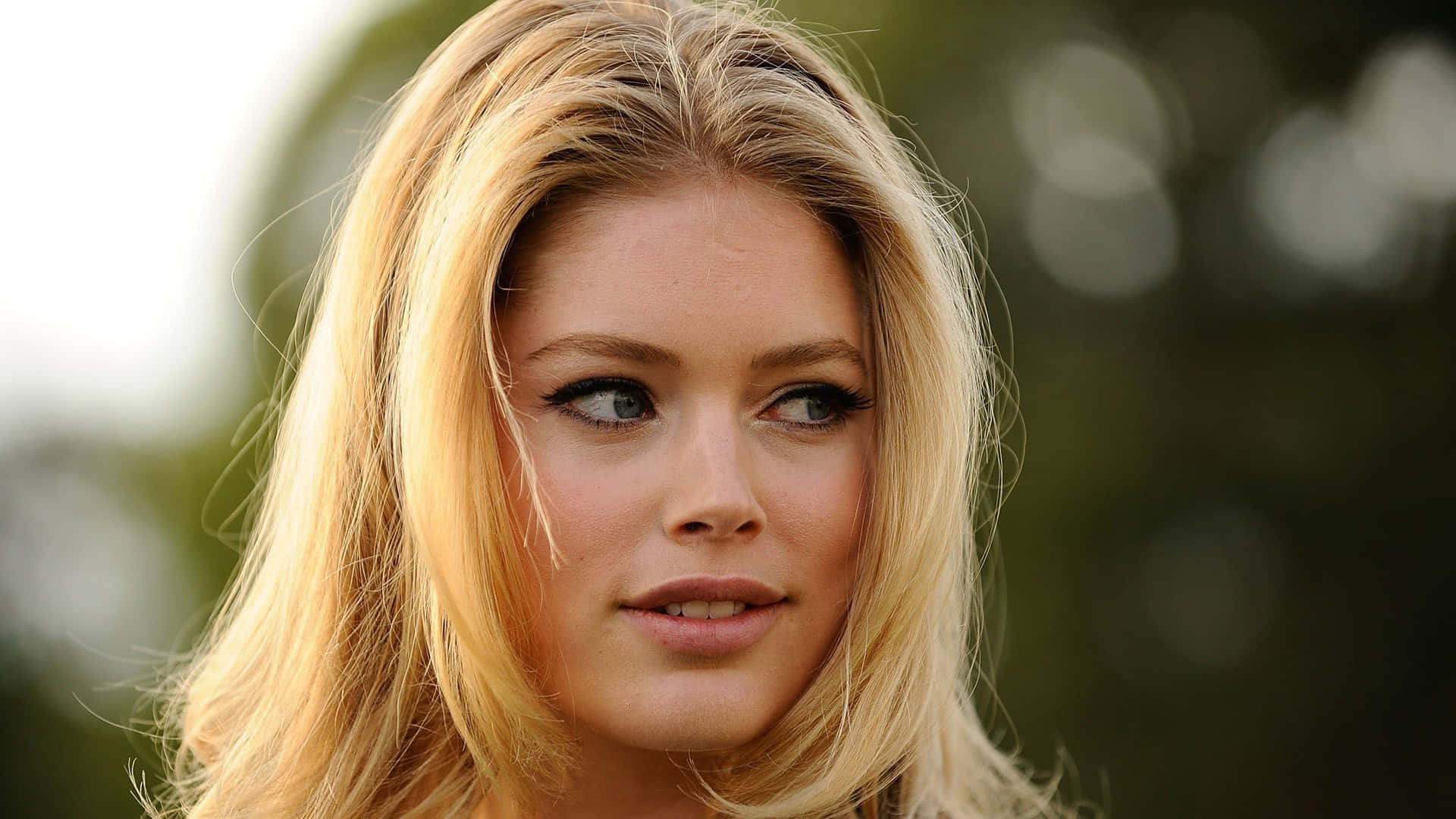 Doutzen Kroes, glamorous evening dress, close-up portrait, Full HD Desktop Wallpaper