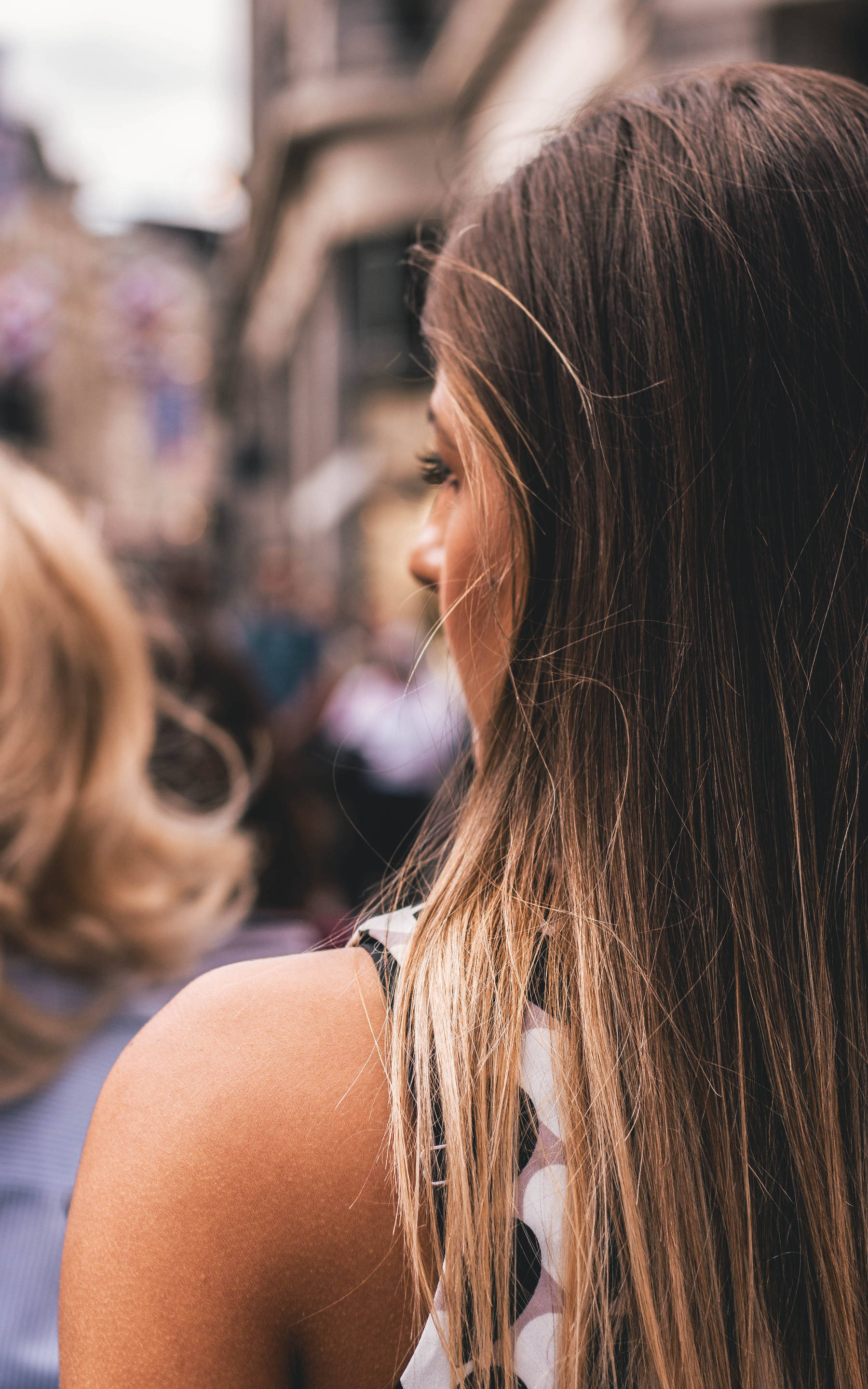 Single Girl In The City, bustling city street, long brown hair, 2K Phone Wallpaper
