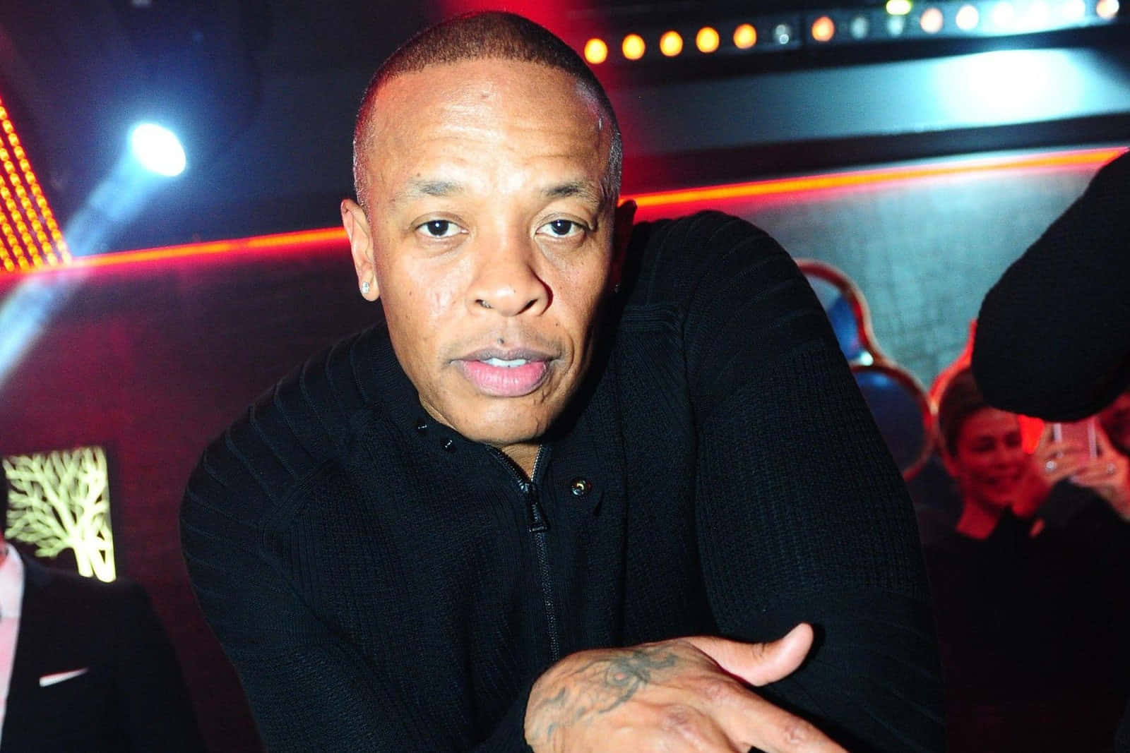 Dr. Dre, studio, black sweater, HD Desktop Wallpaper