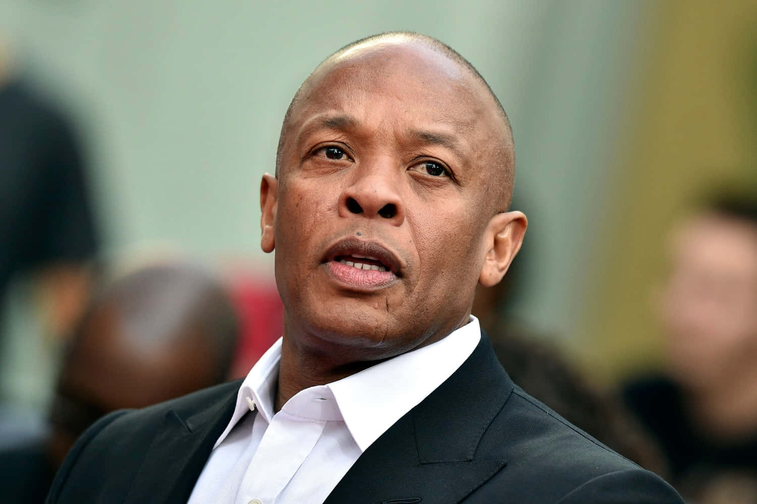 Dr. Dre, studio, black suit, HD Desktop Wallpaper