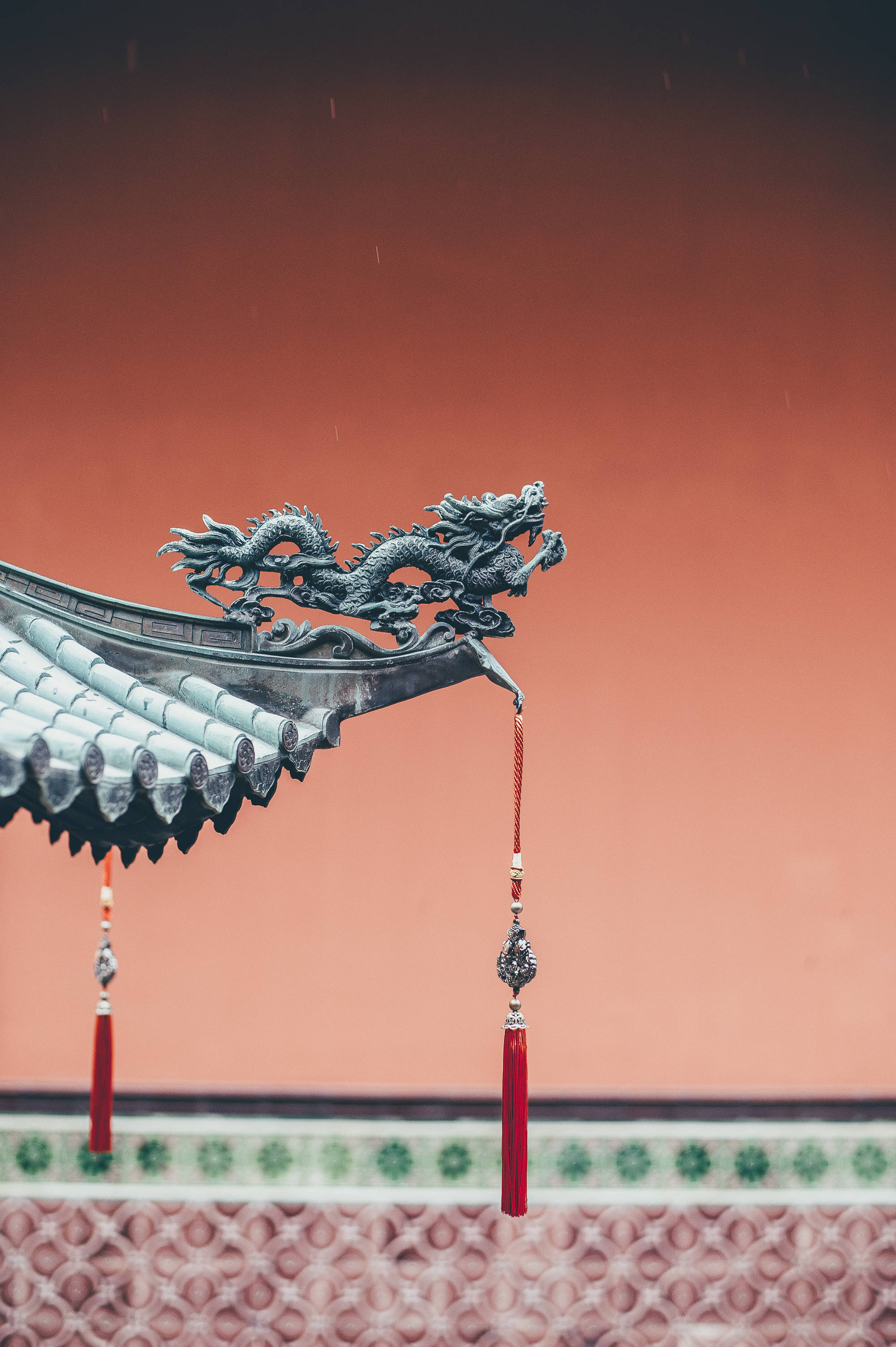 majestic dragon, twilight sky, ornate dragon sculpture, 2K Phone Wallpaper