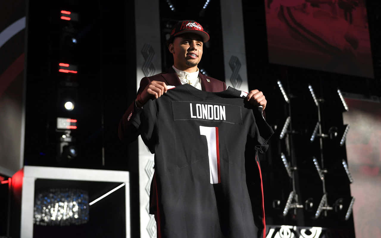 Drake London, maroon suit, black basketball jersey, HD Desktop Wallpaper