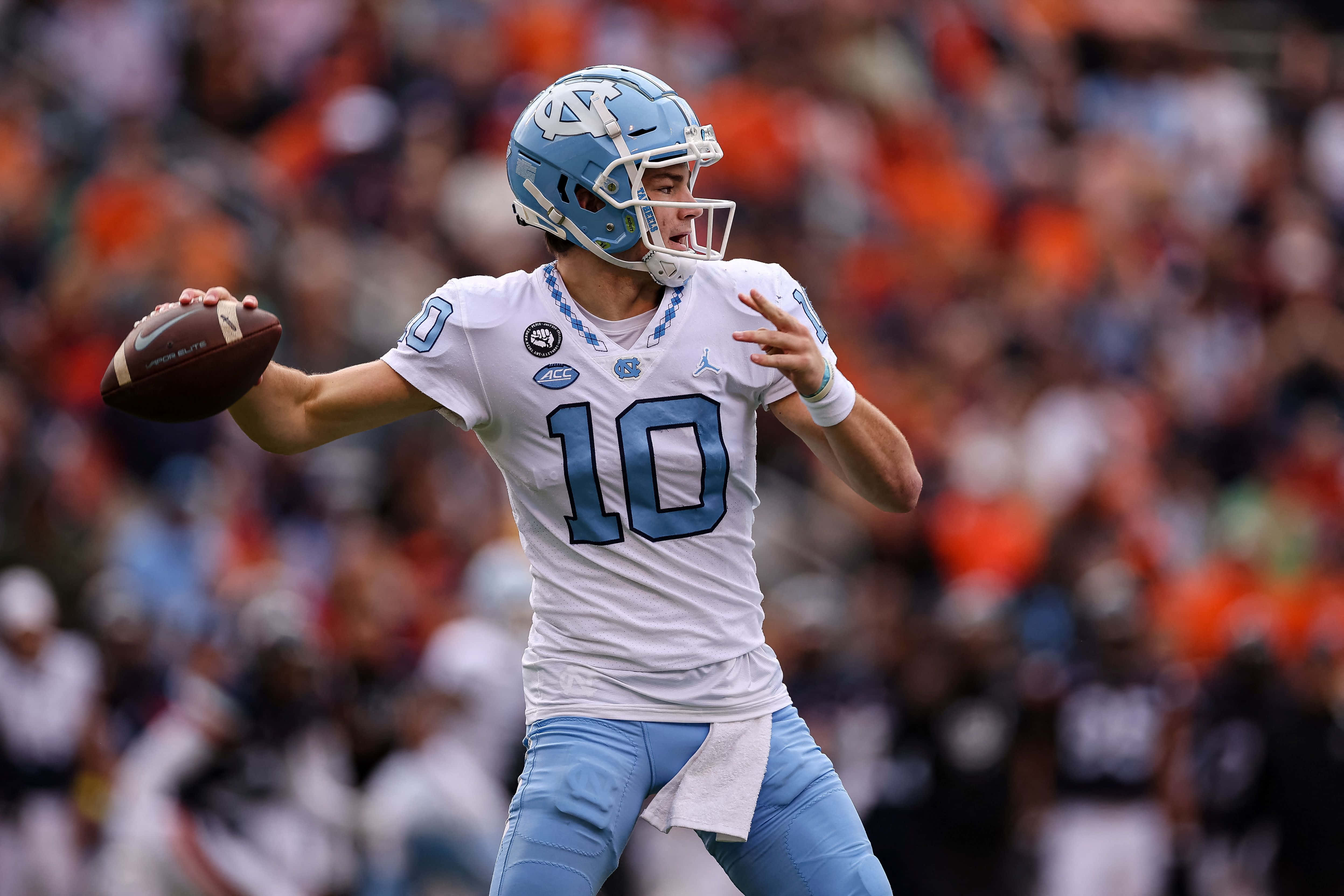 Drake Maye, quarterback, white and blue uniform, 4K Desktop Wallpaper