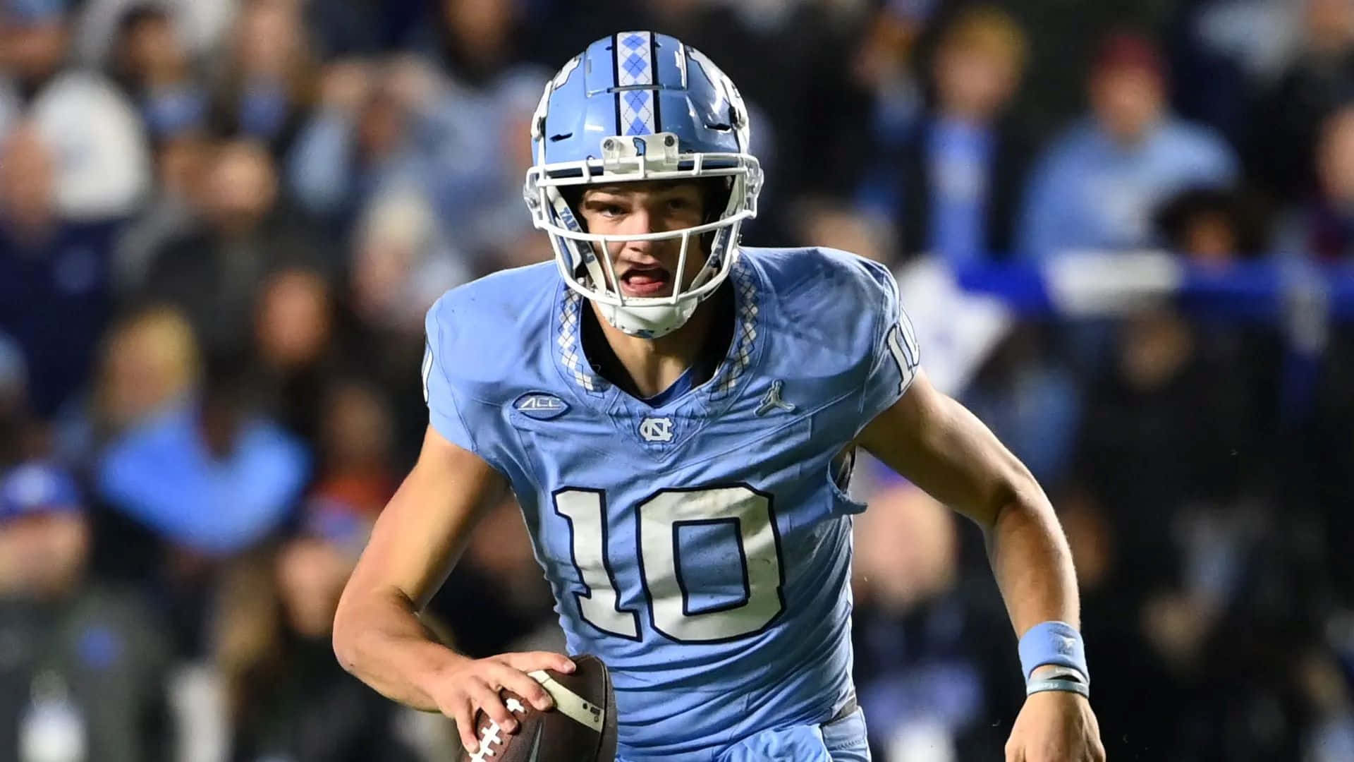 Drake Maye, number 10, light blue uniform, Full HD Desktop Wallpaper