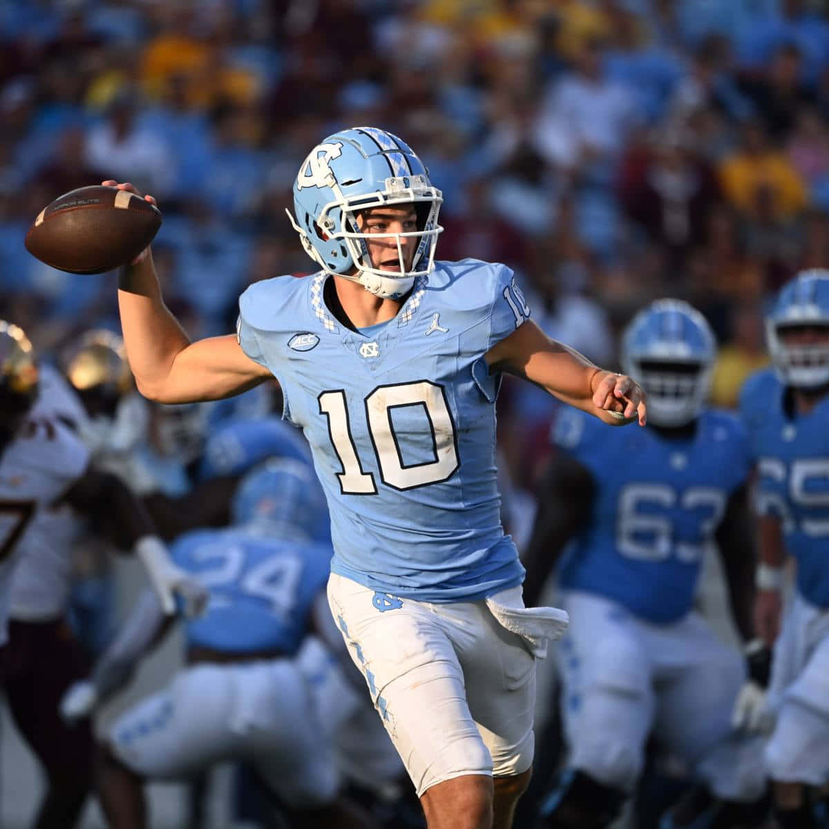 Drake Maye, light blue jersey, number 10, SD Desktop Wallpaper