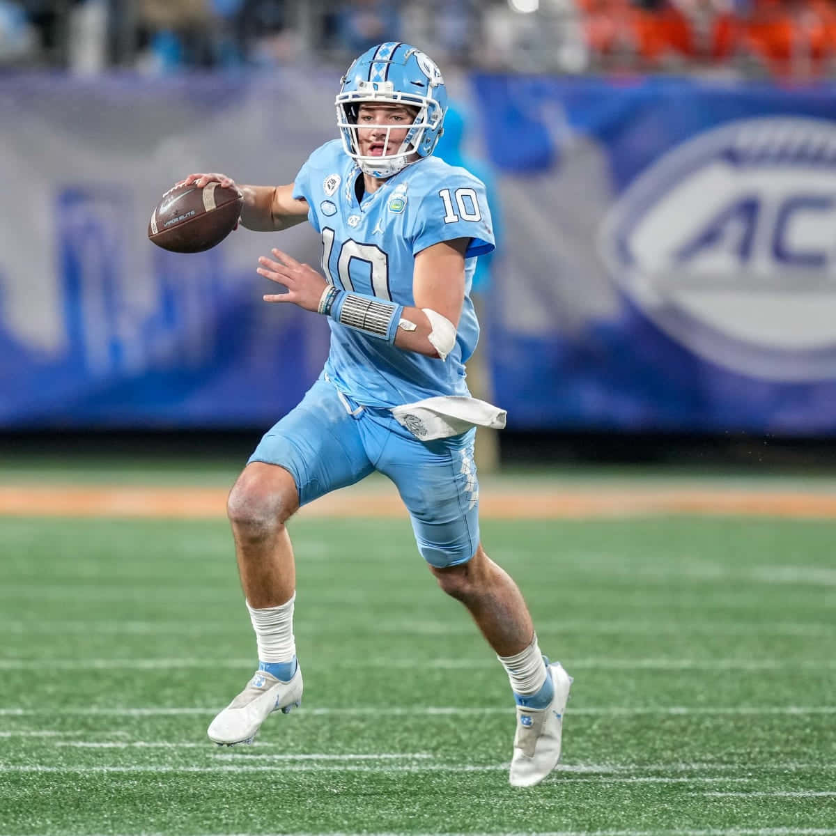 Drake Maye, light blue uniform, number 10, SD Desktop Wallpaper