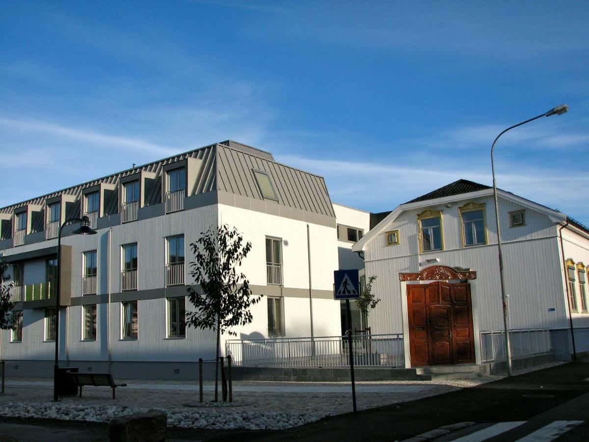 Drammen, modern white apartment building, gray accents, SD Desktop Wallpaper