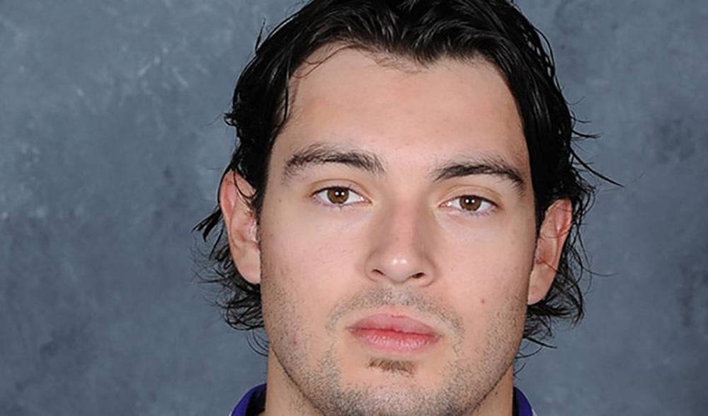 Drew Doughty, dark wavy hair, light stubble, SD Desktop Wallpaper