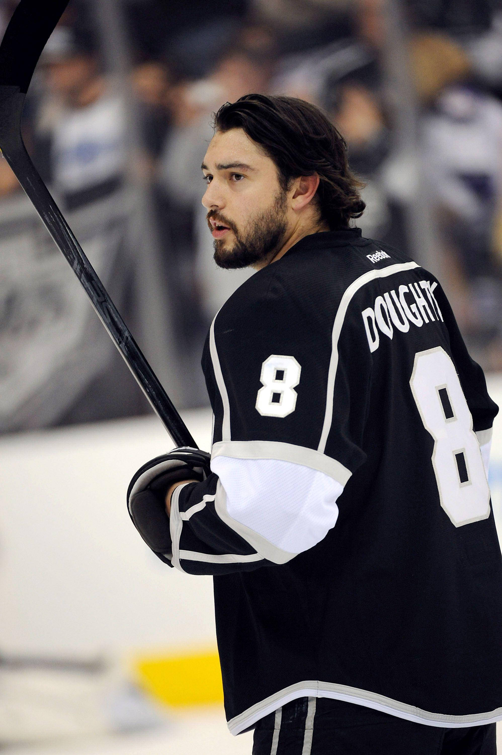 Drew Doughty, hockey stick, black and white jersey number 8, 2K Phone Wallpaper