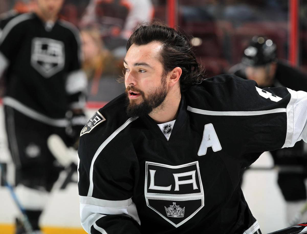 Drew Doughty, black LA Kings jersey, A on chest, SD Desktop Wallpaper