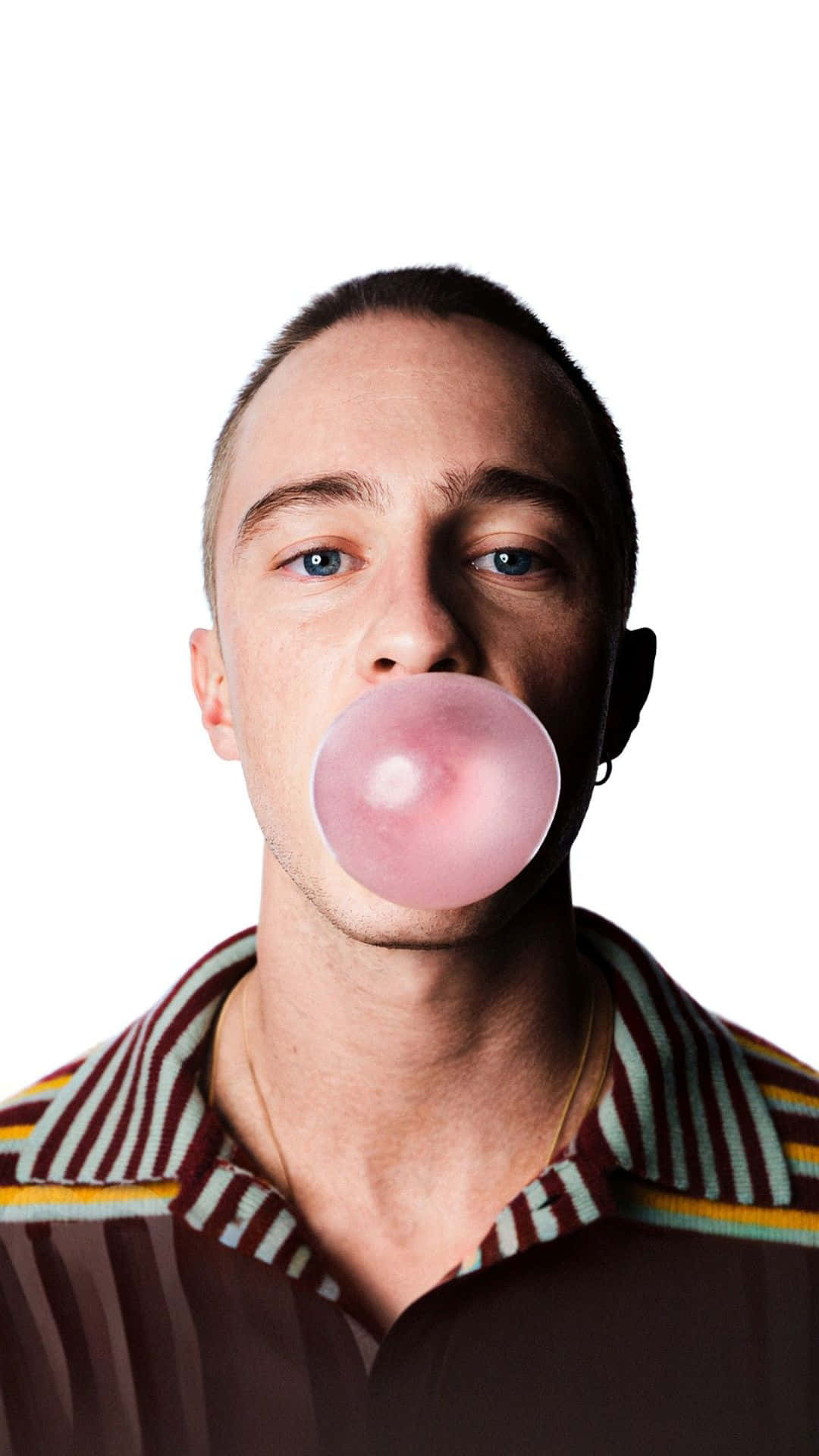 Drew Starkey, pink bubblegum bubble, blue eyes, Full HD Phone Wallpaper