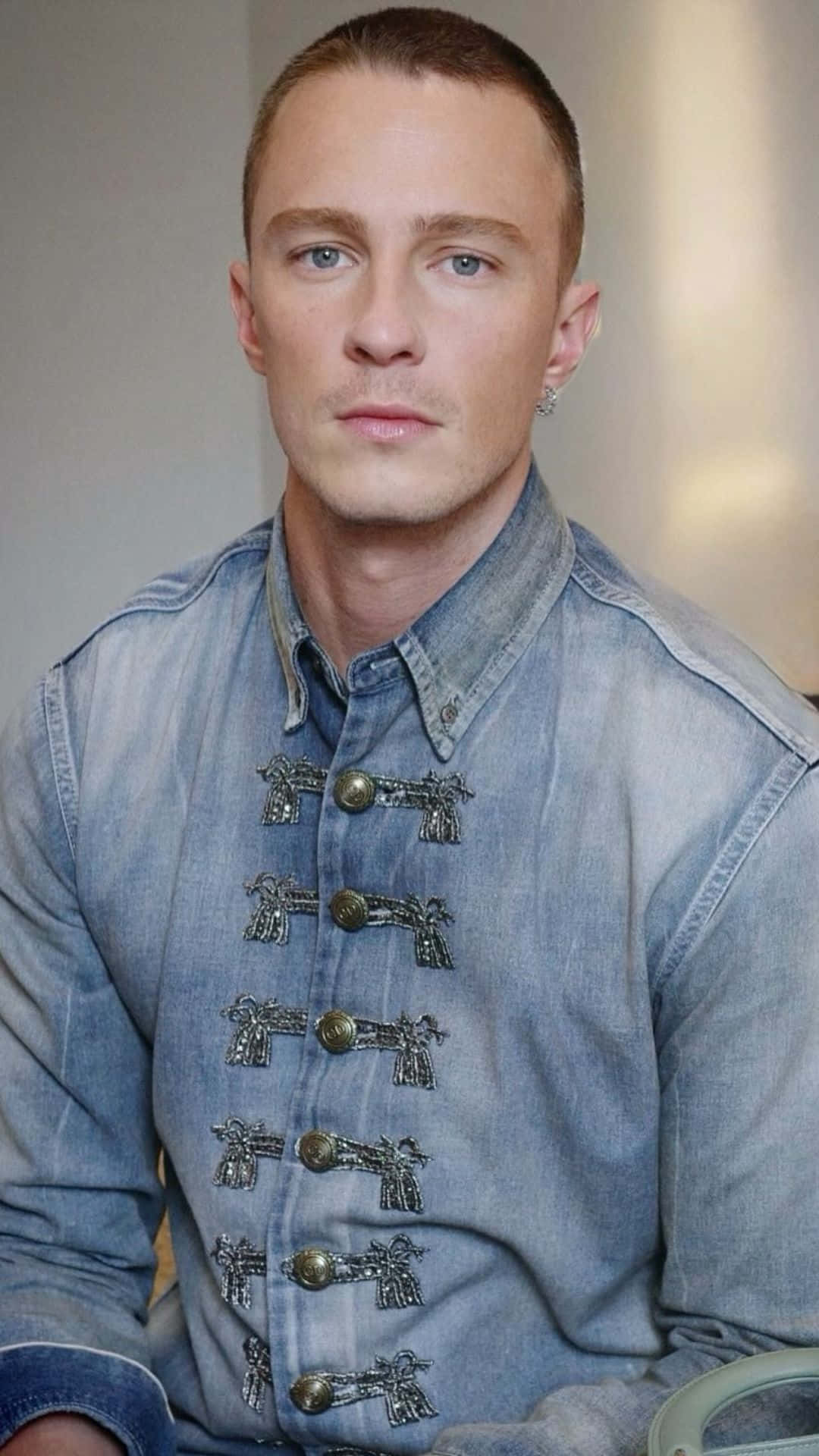 Drew Starkey, light blue denim shirt, ornate silver frog closures, Full HD Phone Wallpaper