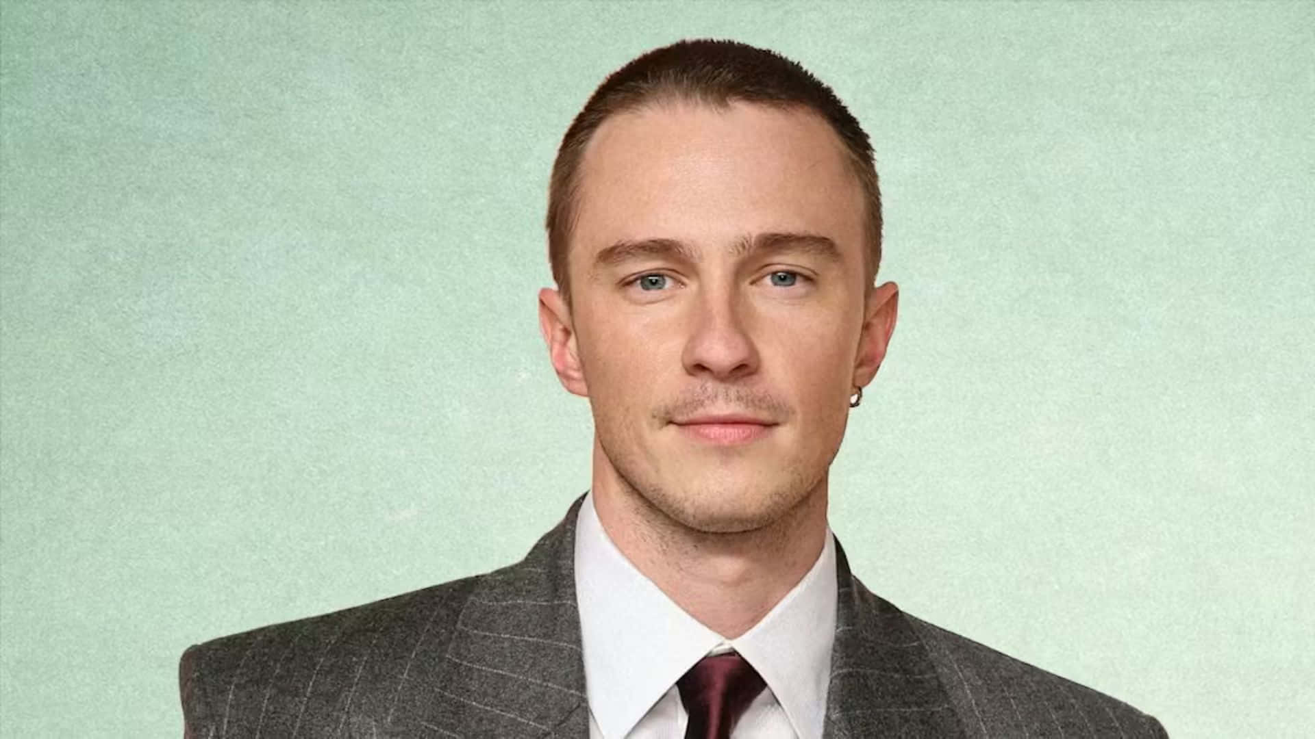 Drew Starkey, gray pinstripe suit, white shirt, Full HD Desktop Wallpaper