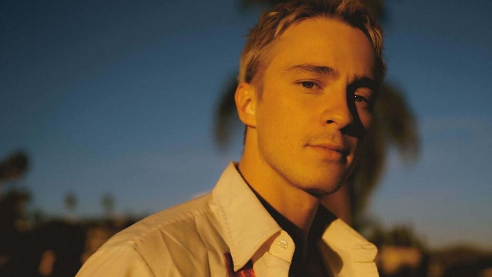 Drew Starkey, blond hair, white shirt, Full HD Desktop Wallpaper