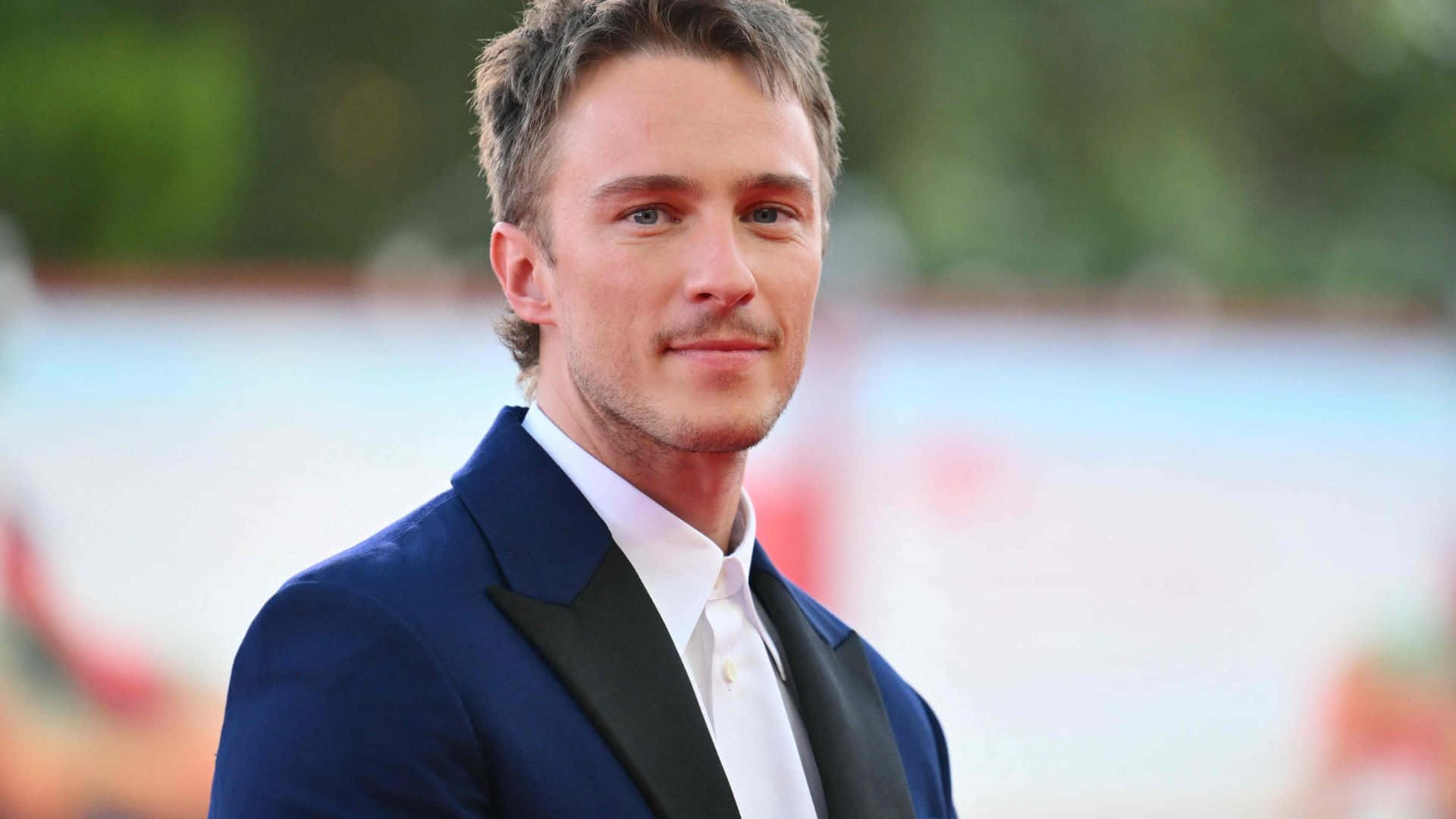Drew Starkey, red carpet, navy blue suit, Full HD Desktop Wallpaper