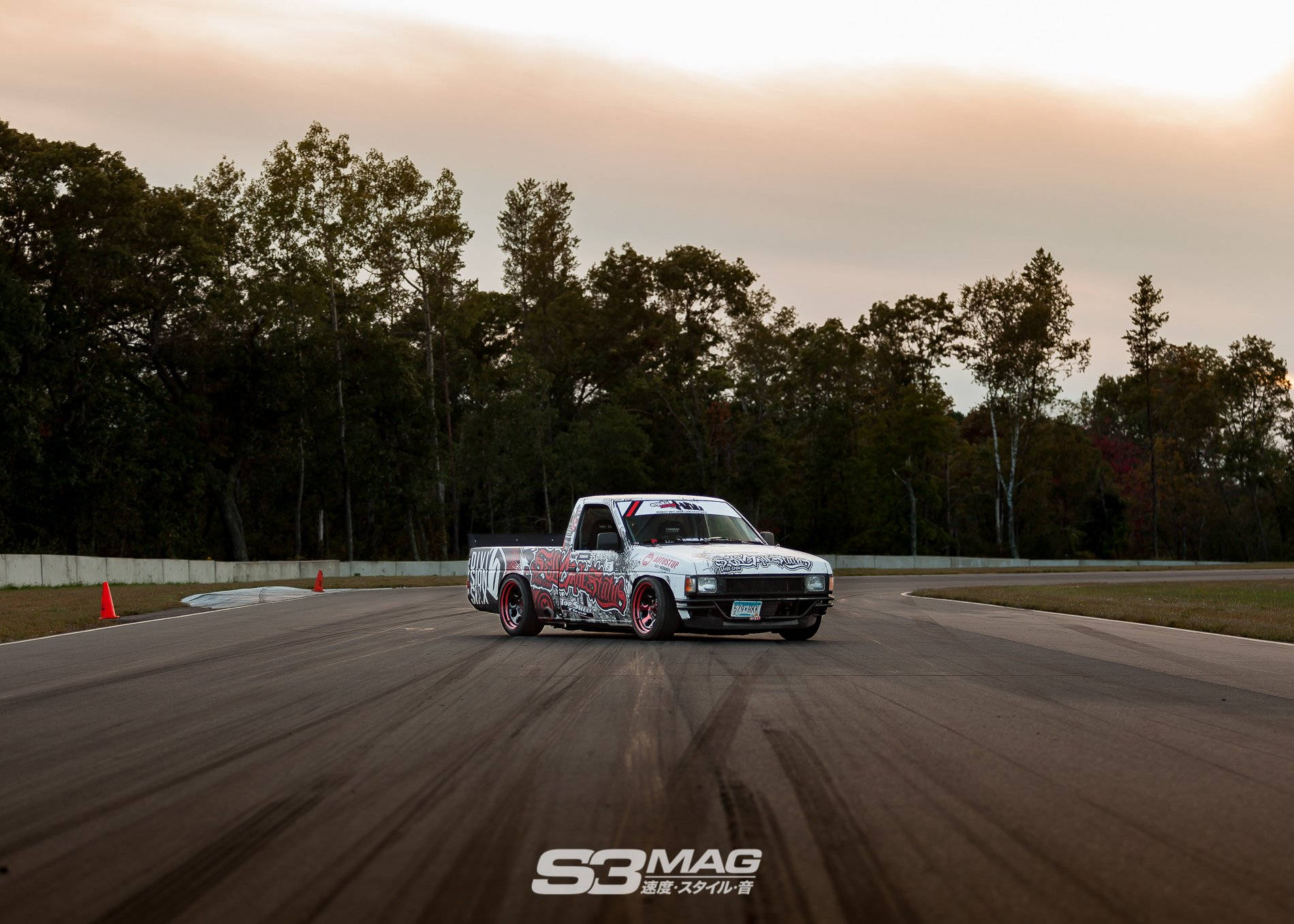 drift truck, racetrack, dusk, HD Desktop Wallpaper