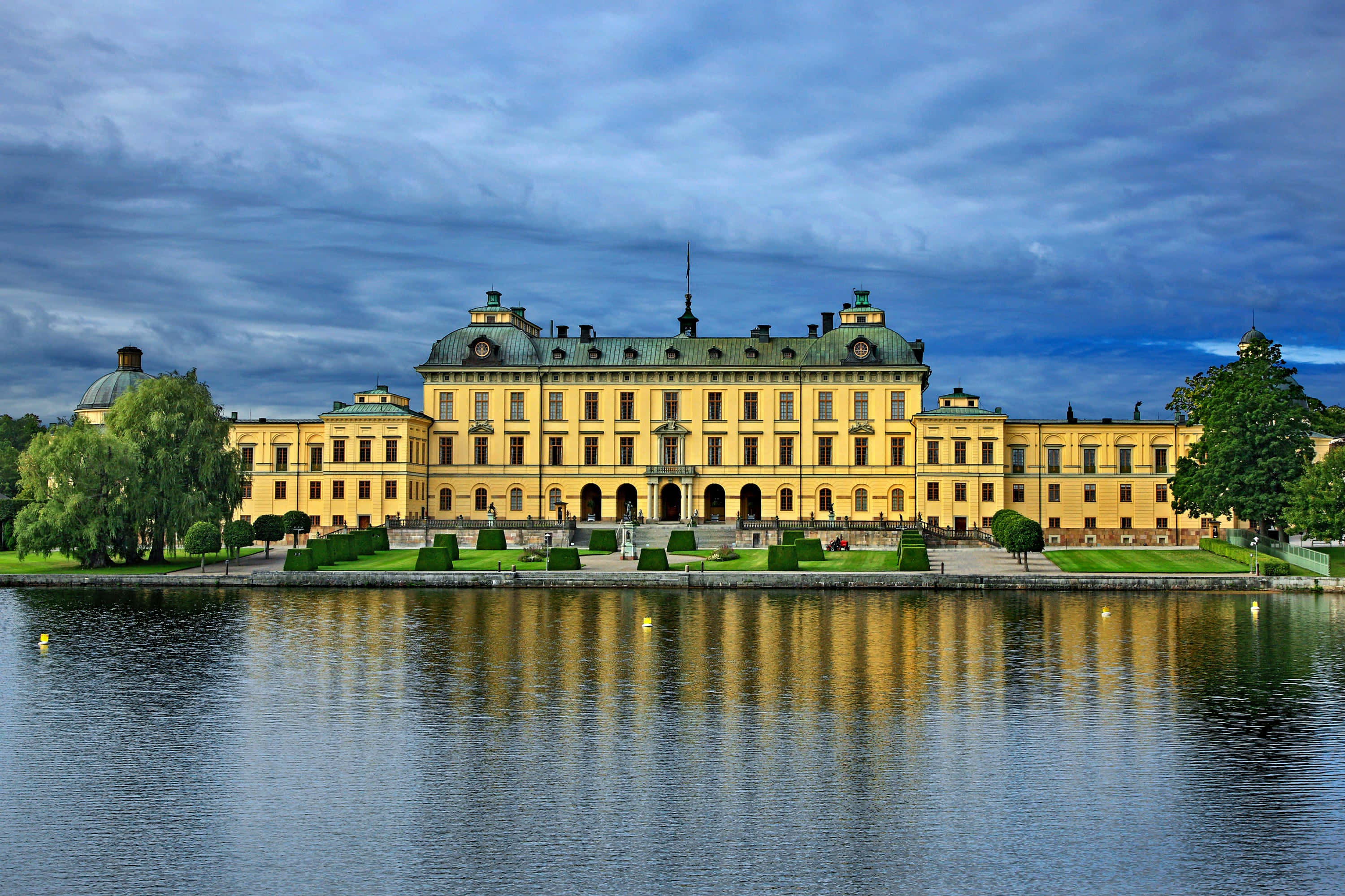 Drottningholm Palace, yellow palace, green roof, 2K Desktop Wallpaper