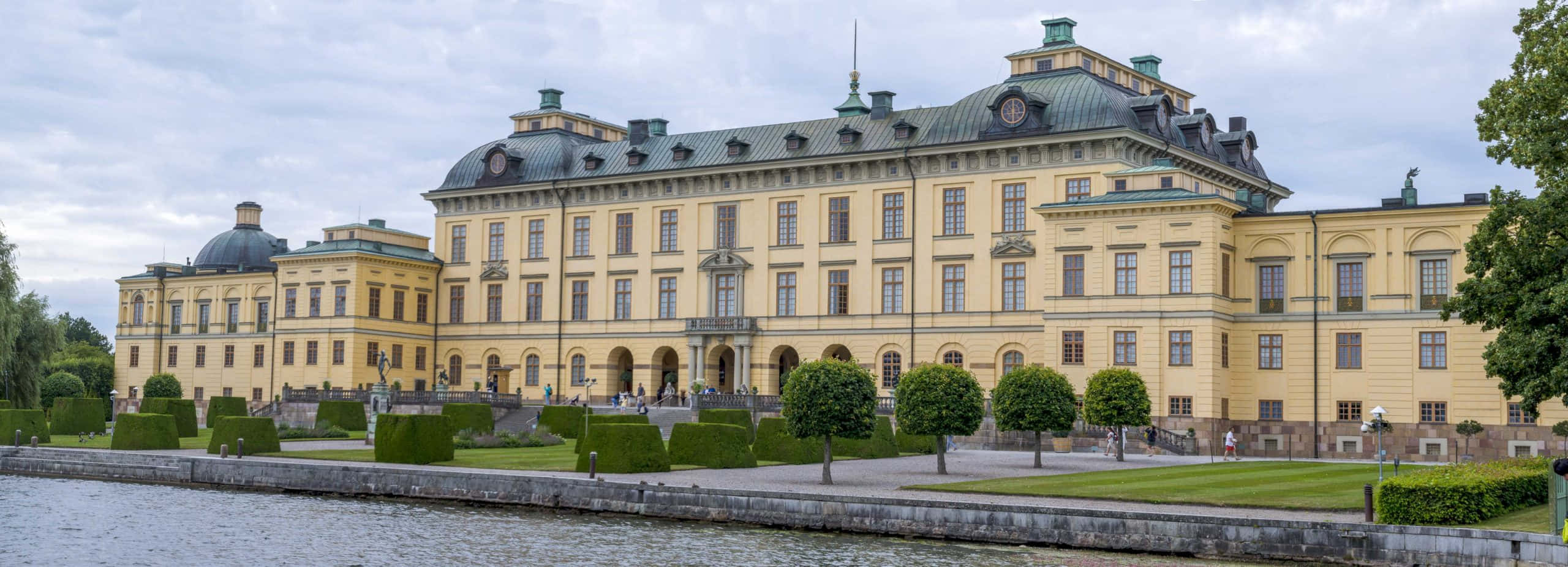 Drottningholm Palace, yellow palace, green roof, 2K Desktop Wallpaper