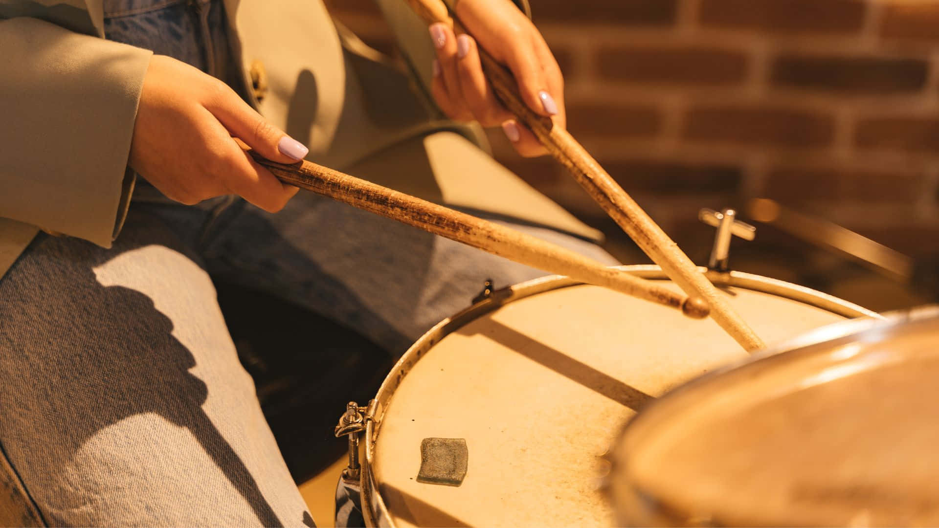 snare drum, drumsticks, worn drum head, Full HD Desktop Wallpaper
