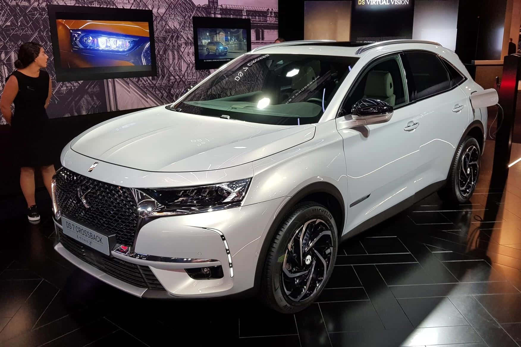 DS 7 Crossback E-Tense, white, glossy black floors, HD Desktop Wallpaper