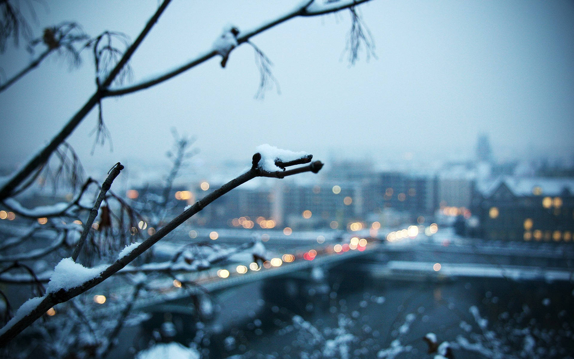 dslr blur, snowy city, snow, Full HD Desktop Wallpaper