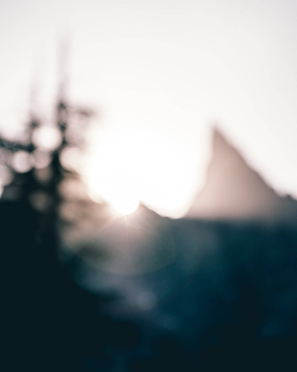 dslr blur, mountain, sunburst, SD Phone Wallpaper