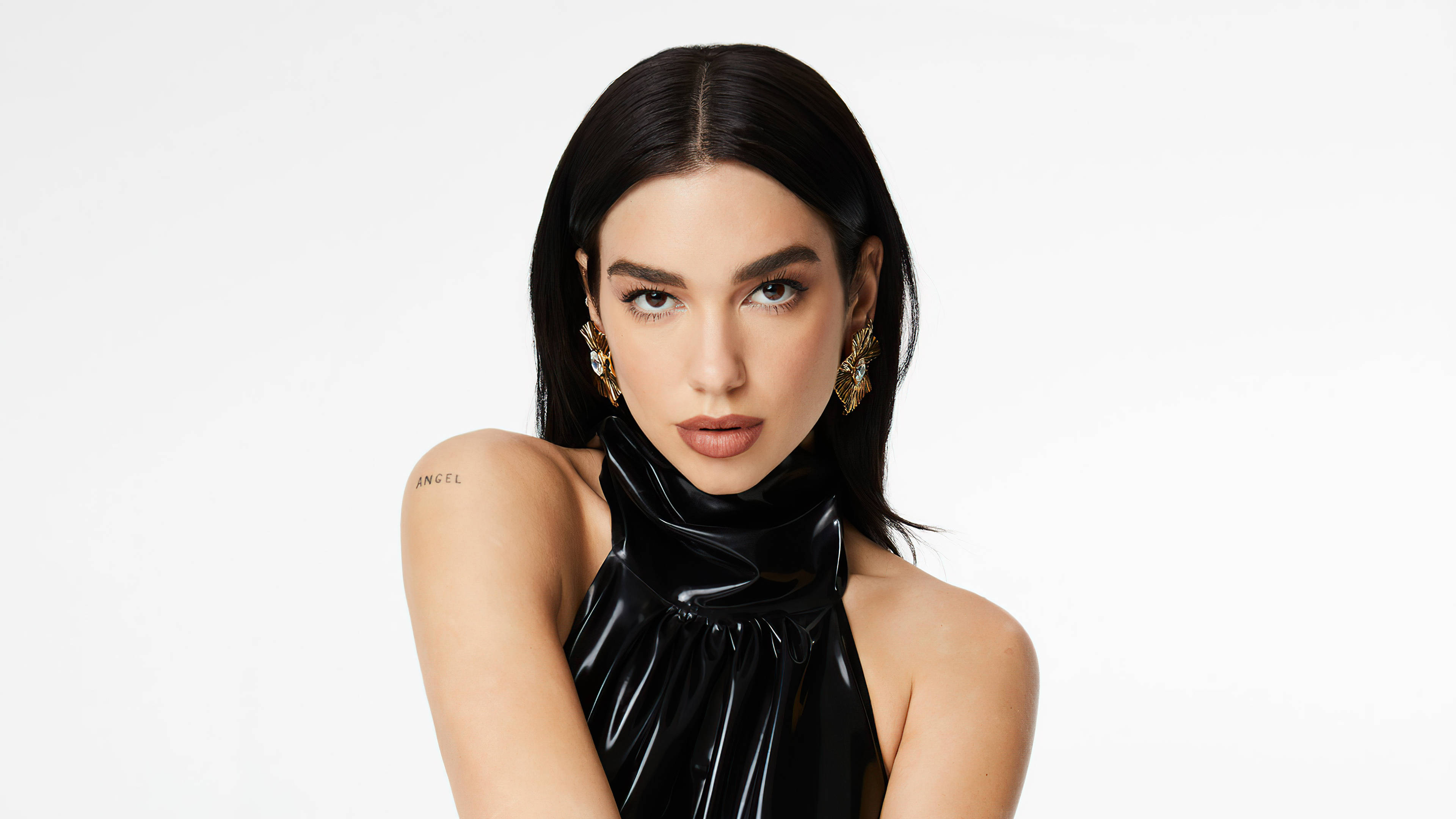 Dua Lipa, glossy black halter top, gold earrings, 4K Desktop Wallpaper