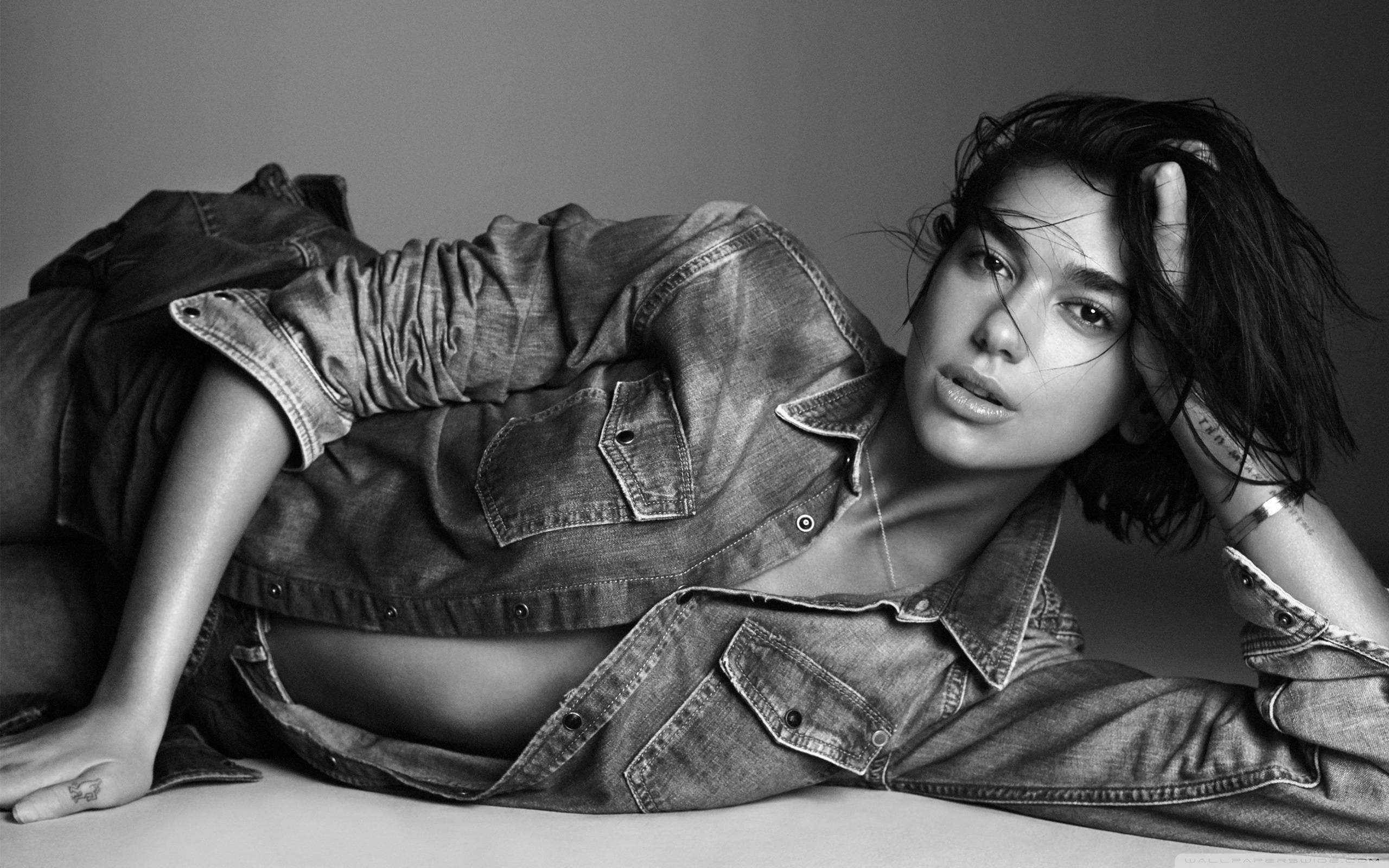 Dua Lipa, denim jacket, tousled hair, 2K Desktop Wallpaper