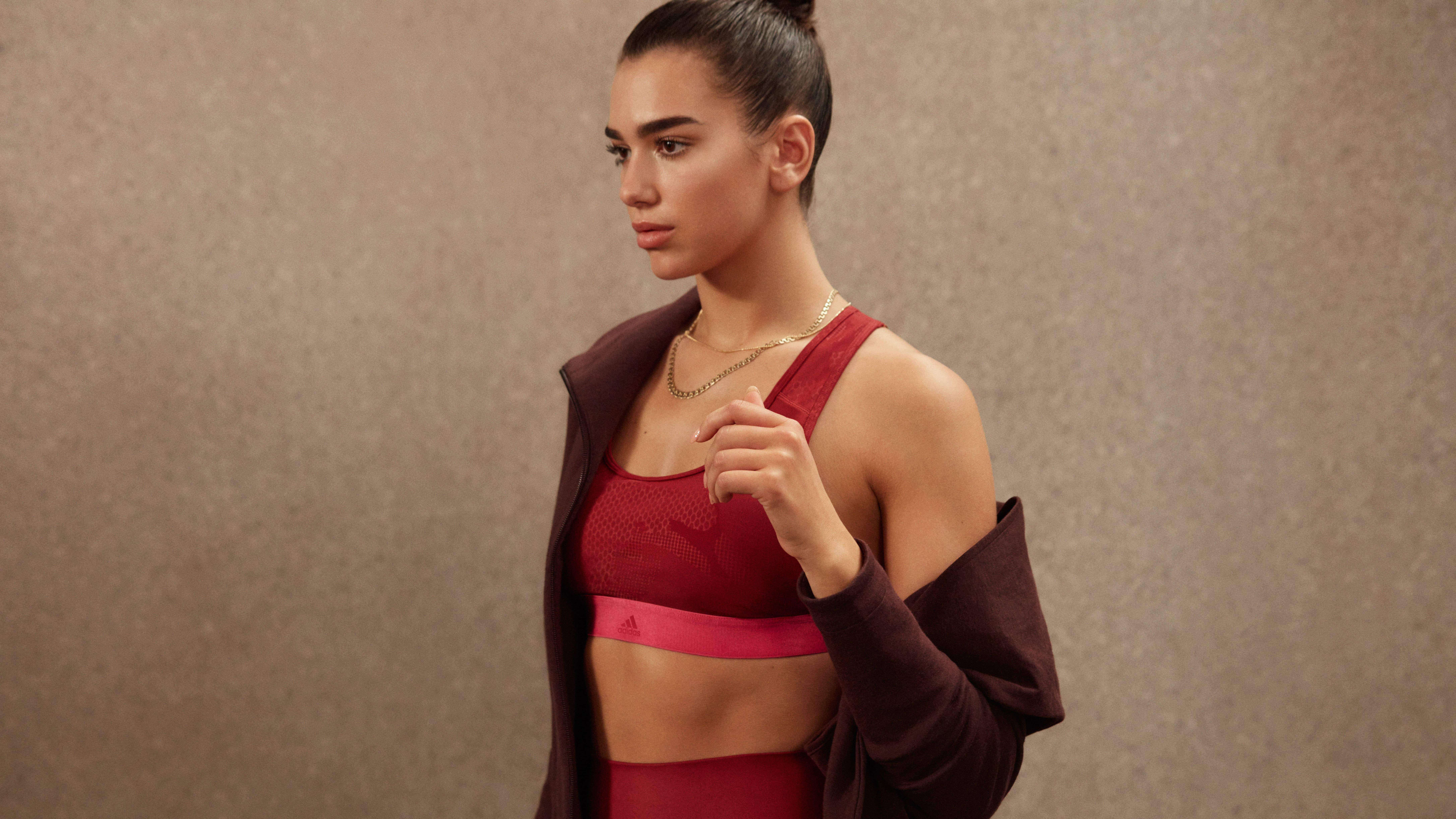 Dua Lipa, athletic wear, textured beige wall, 8K Desktop Wallpaper