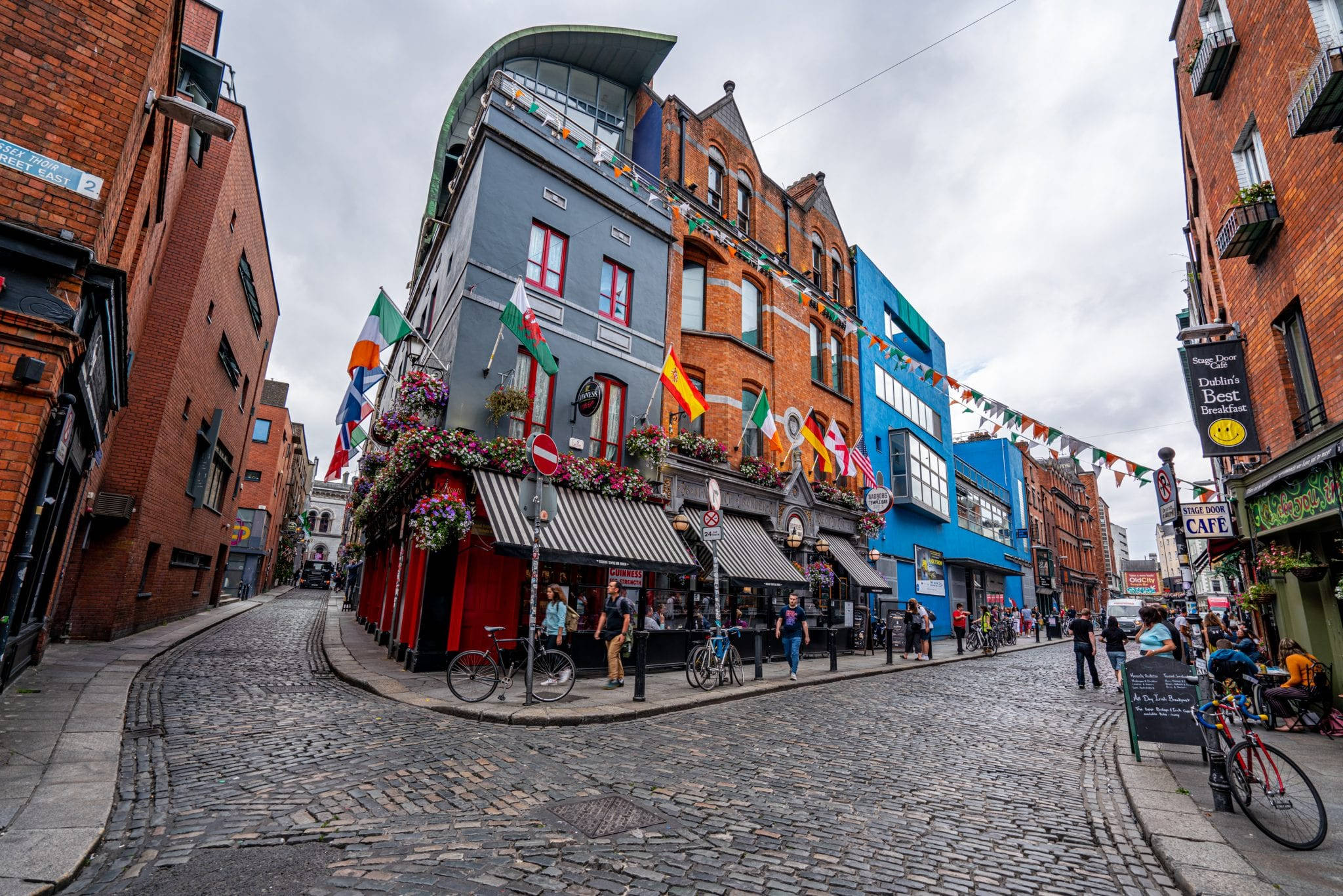 Dublin, cobbled streets, colorful brick buildings, Full HD Desktop Wallpaper