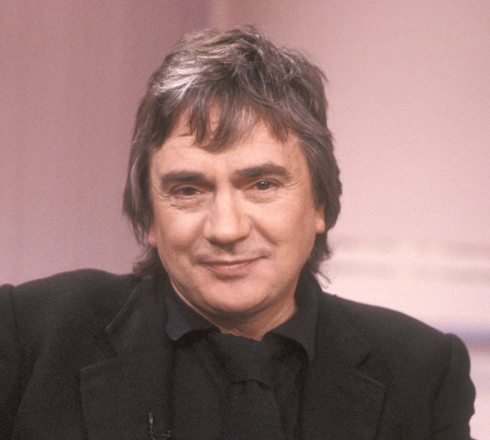 Dudley Moore, graying hair, black suit, HD Desktop Wallpaper