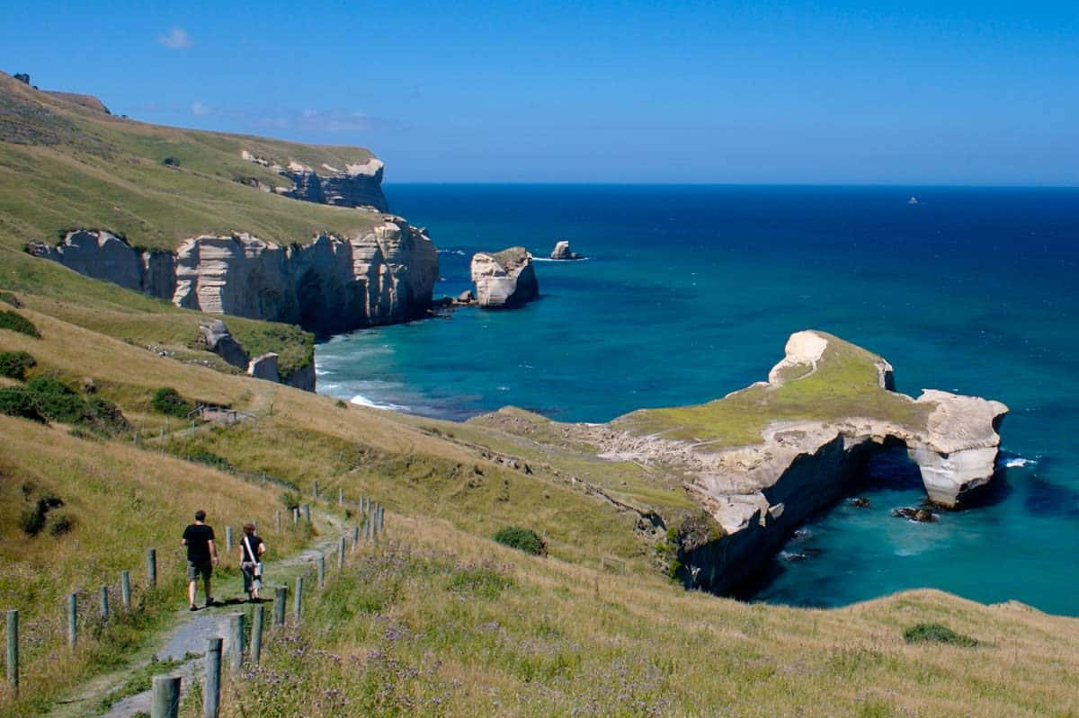 Dunedin, coastal cliffs, arches, SD Desktop Wallpaper
