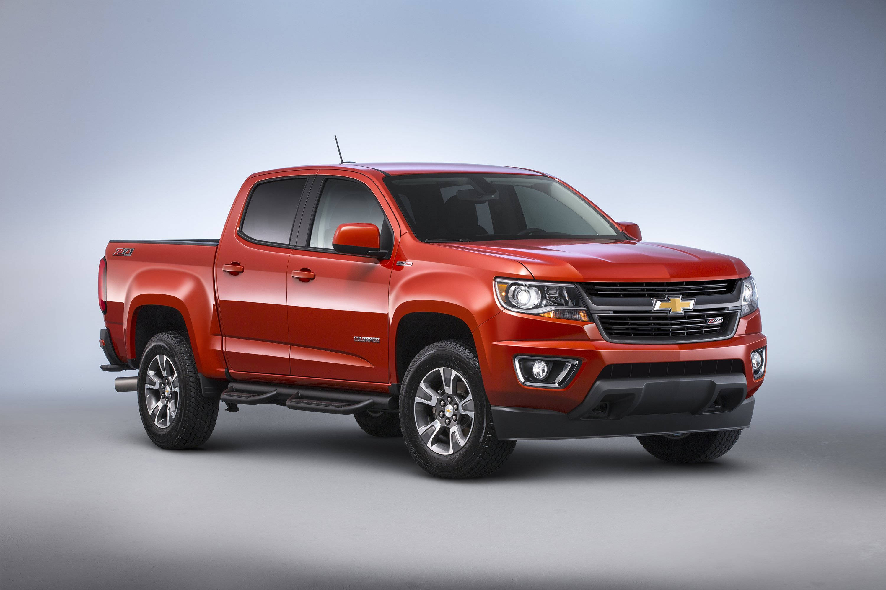 2019 Chevrolet Colorado, vibrant red, studio, 2K Desktop Wallpaper