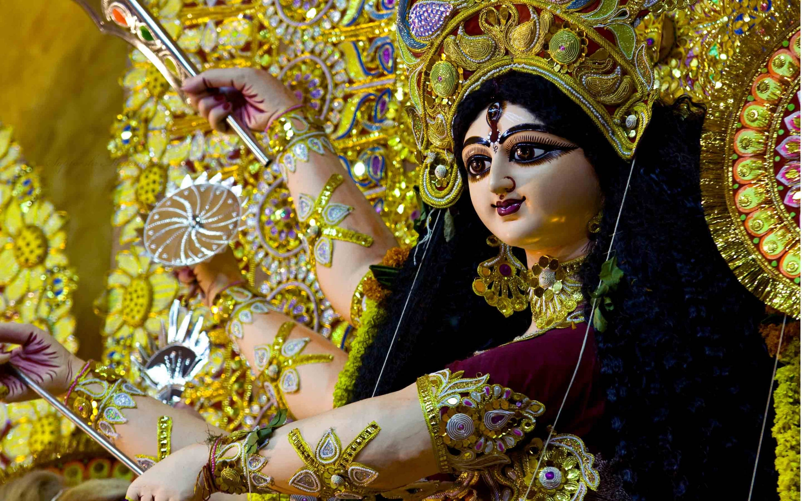 Durga, golden statue, intricate jewelry, 2K Desktop Wallpaper