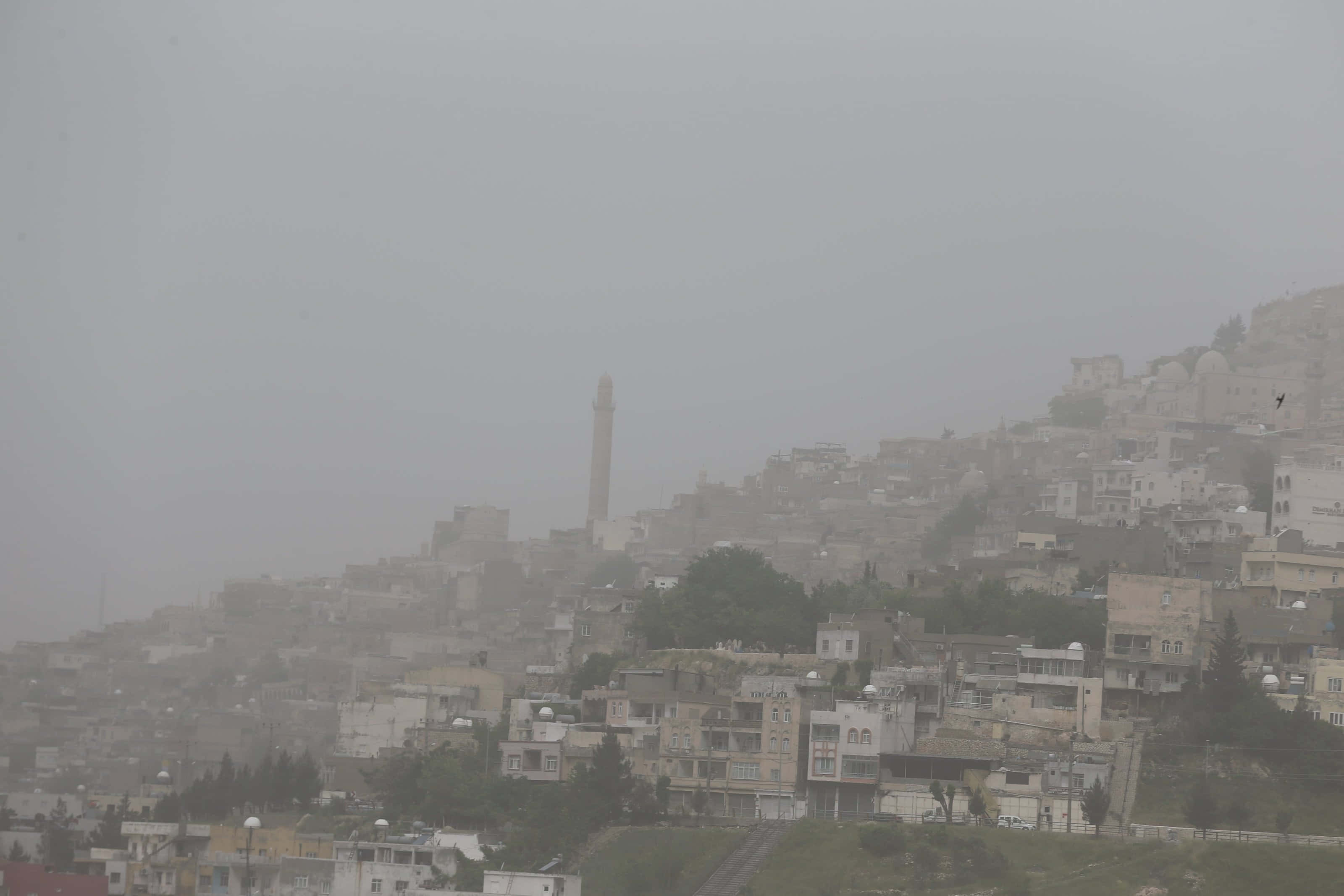 Dust Storm, cityscape, minaret, 2K Desktop Wallpaper