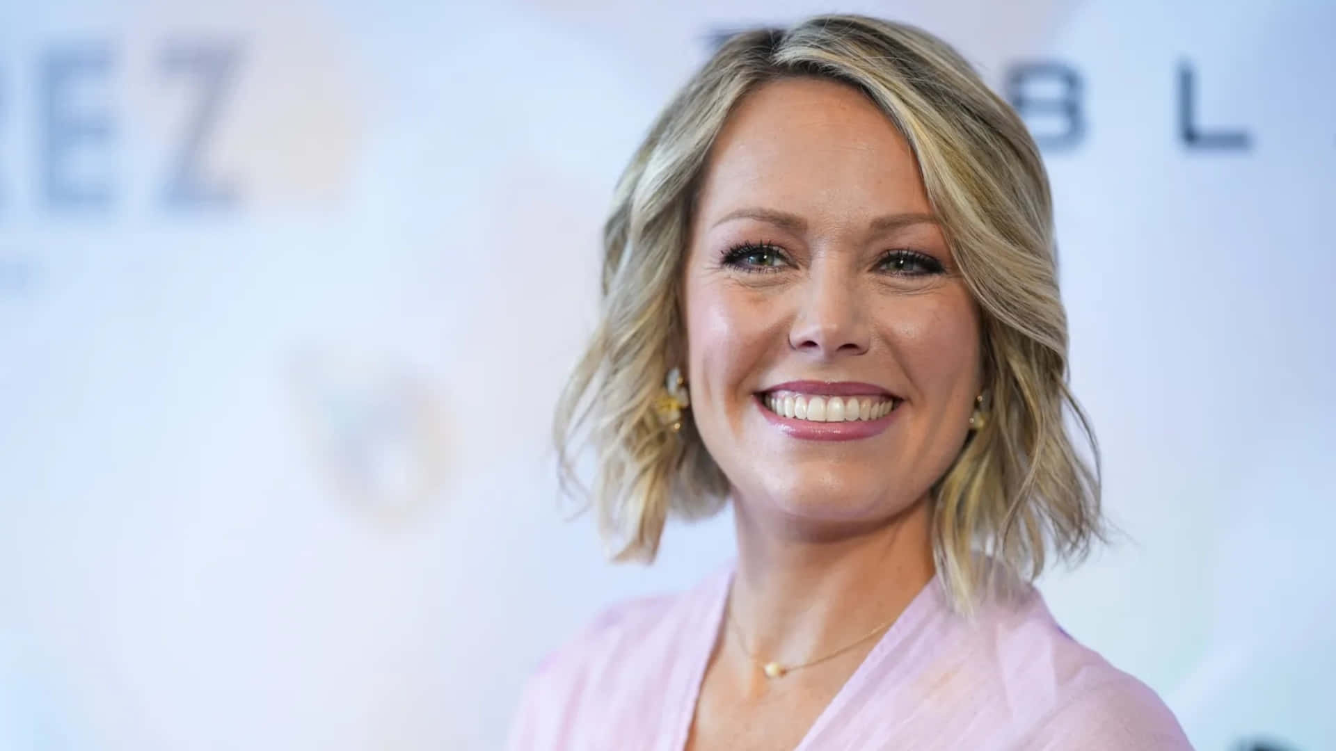 Dylan Dreyer, blonde wavy hair, pink top, Full HD Desktop Wallpaper