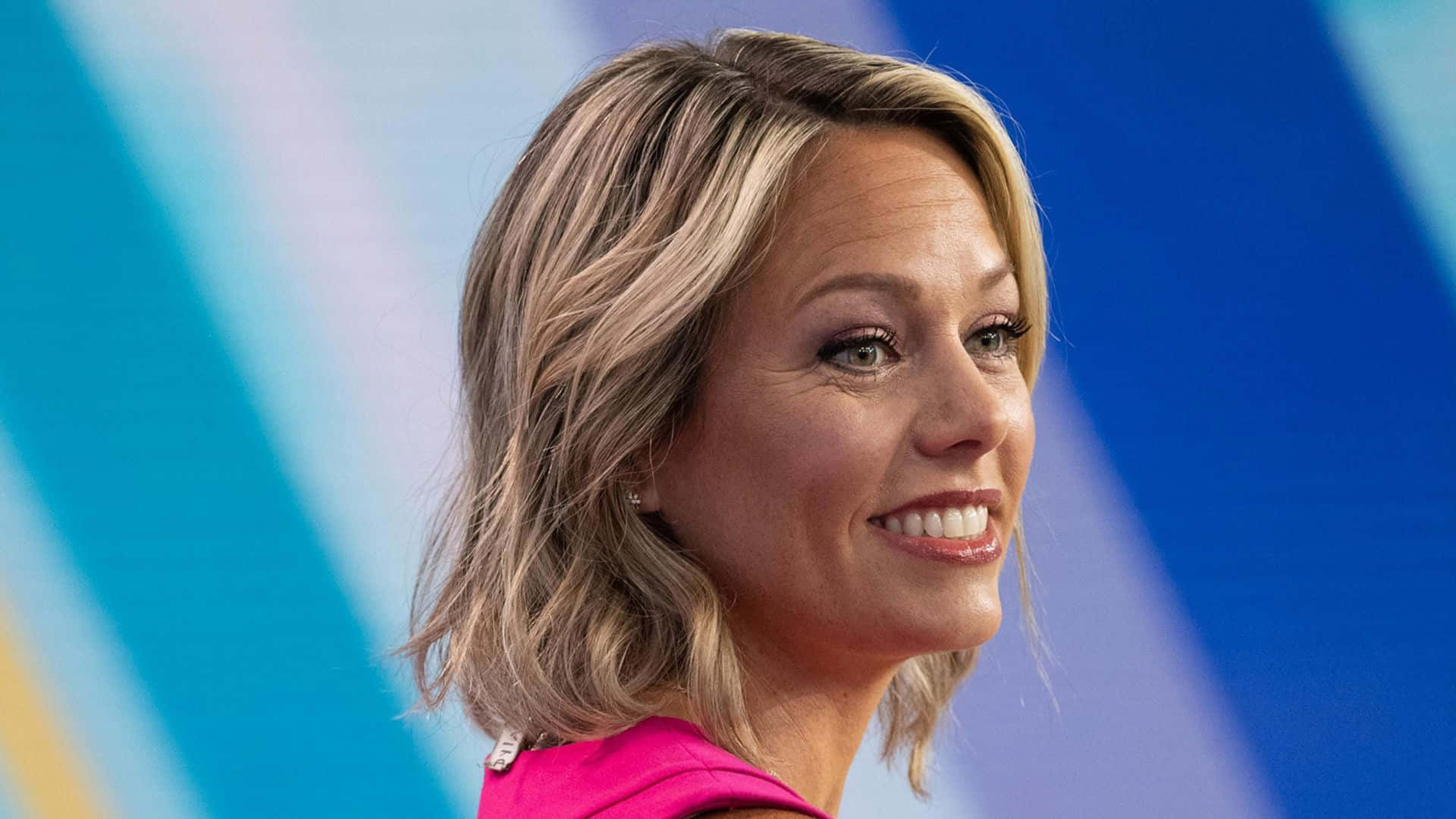 Dylan Dreyer, blonde wavy hair, pink top, Full HD Desktop Wallpaper