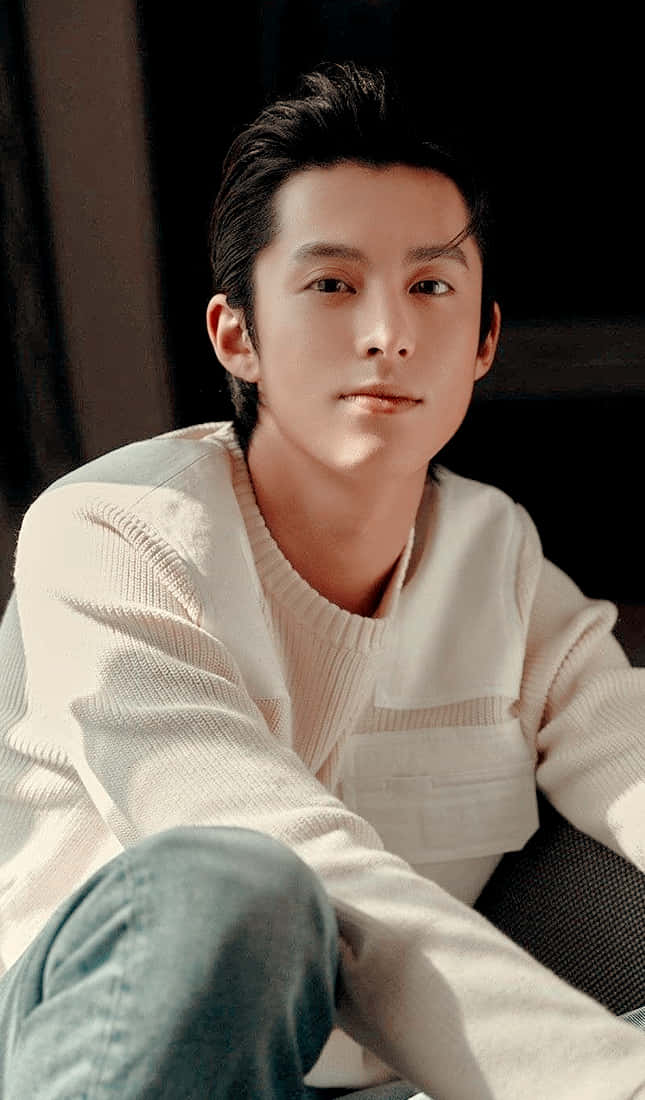 Dylan Wang, cream sweater, soft lighting, SD Phone Wallpaper