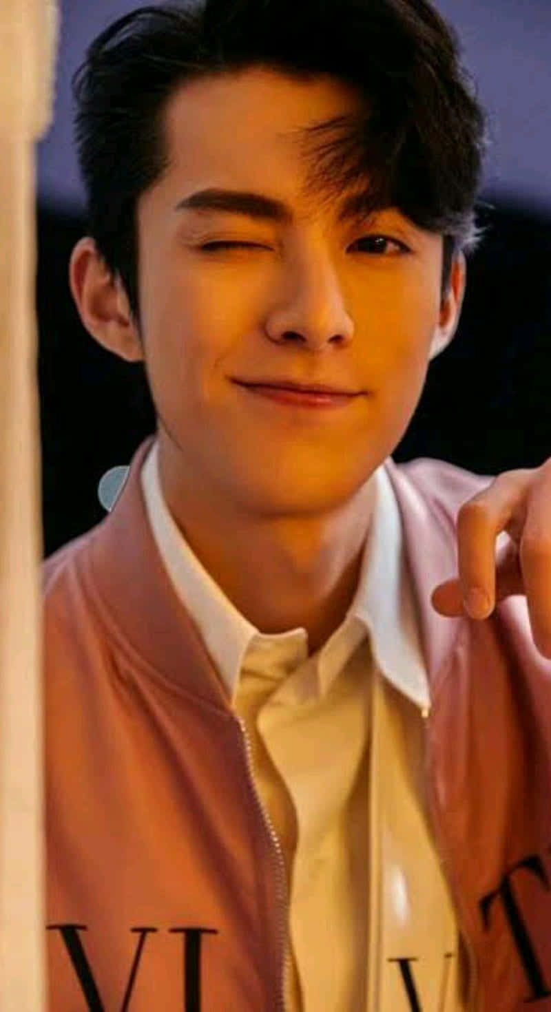 Dylan Wang, pink bomber jacket, golden lighting, HD Phone Wallpaper
