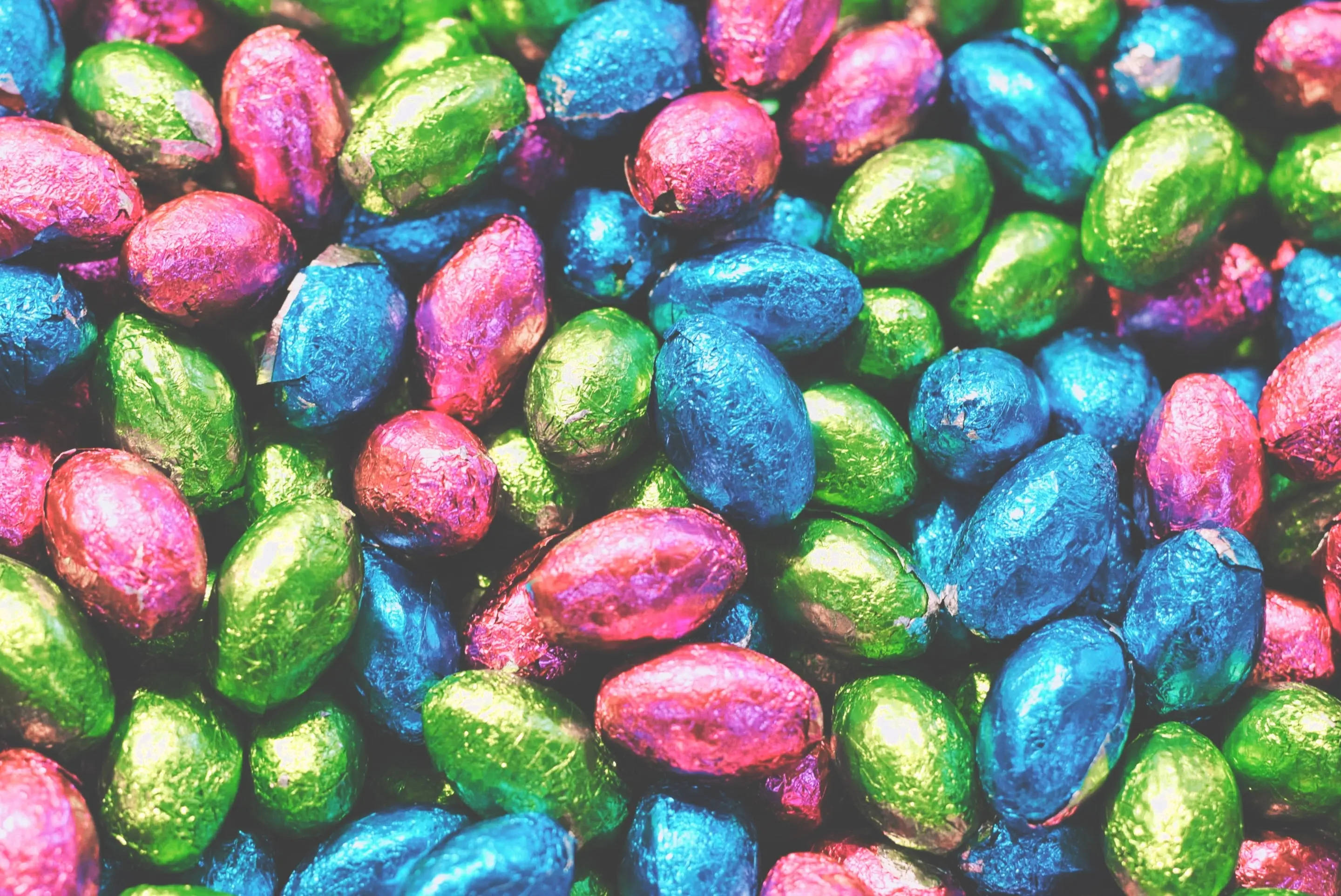Easter Desktop, glossy foil-wrapped chocolate eggs, blue green, 2K Desktop Wallpaper