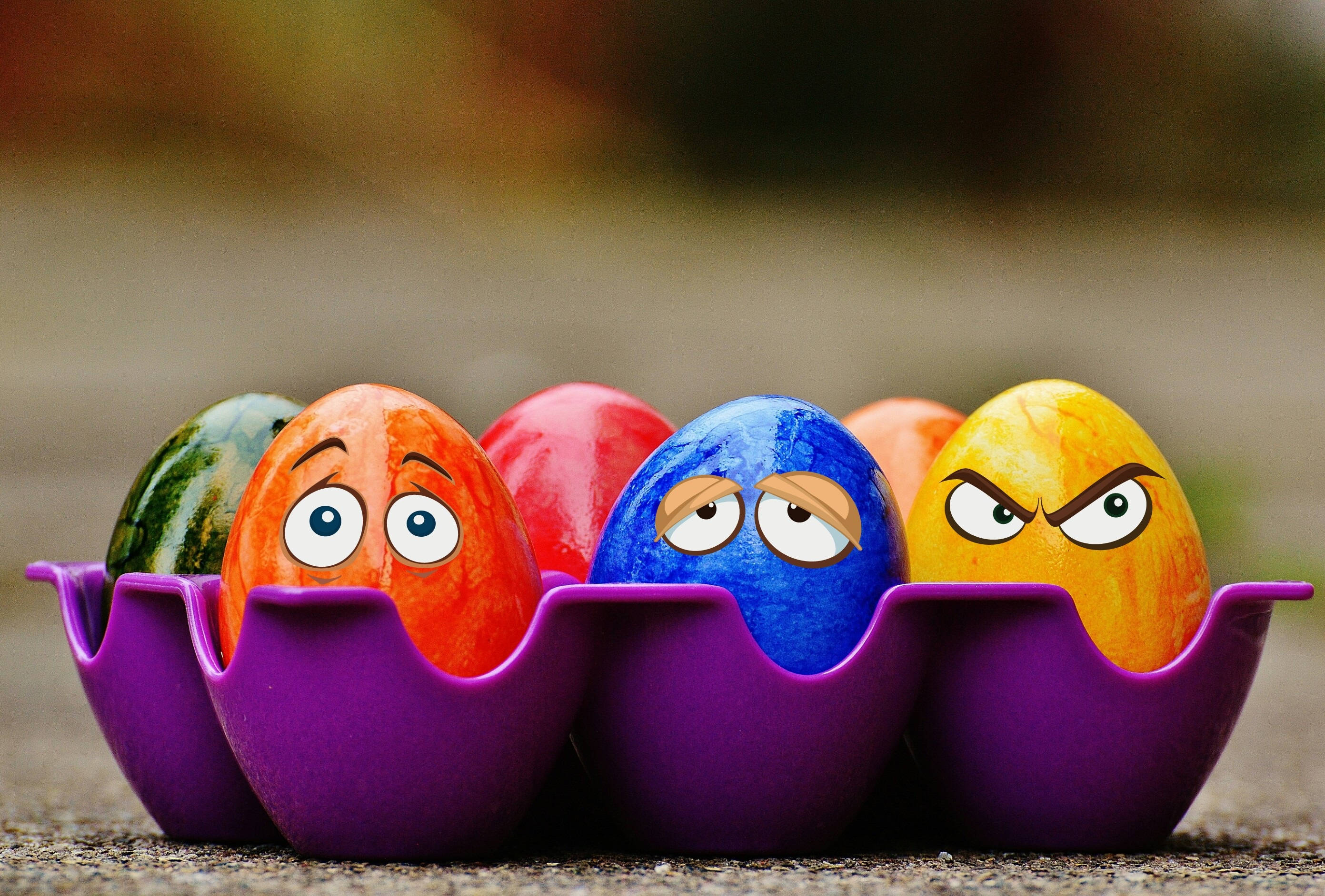 Easter eggs, emoji faces, purple egg carton, 2K Desktop Wallpaper