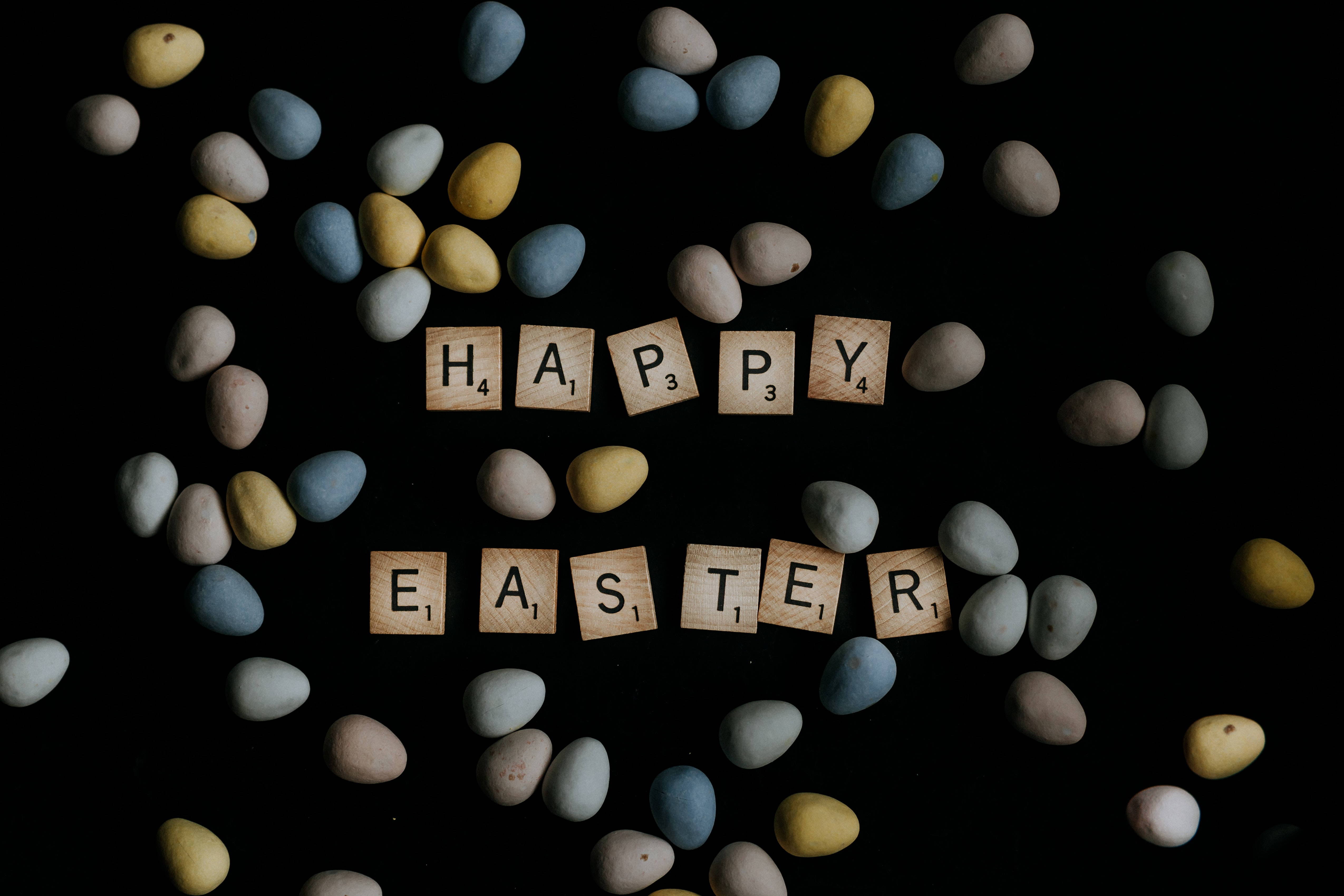 Happy Easter, Scrabble Tiles, yellow, 4K Desktop Wallpaper