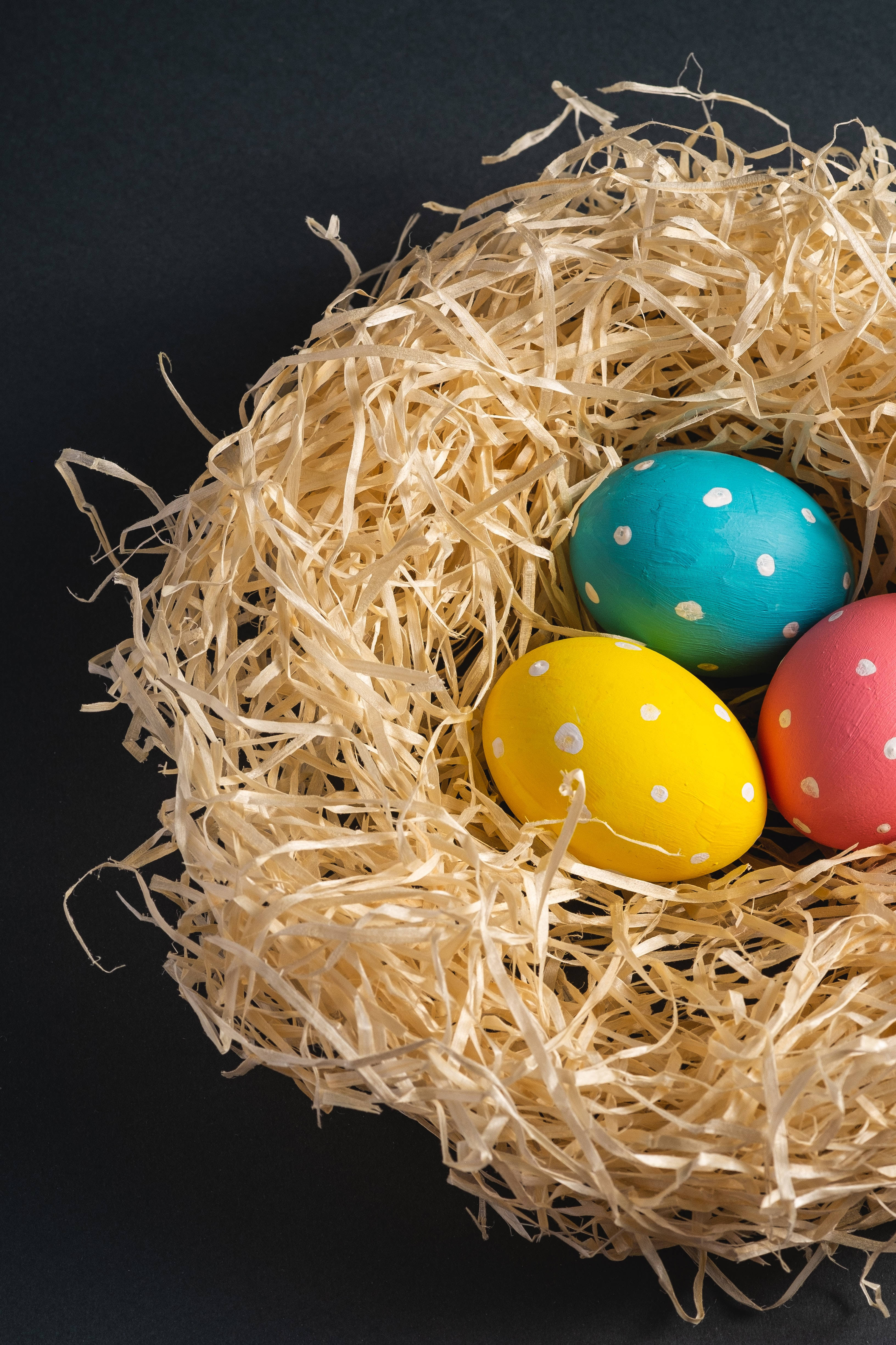 Easter eggs, polka-dotted, straw nest, 4K Phone Wallpaper