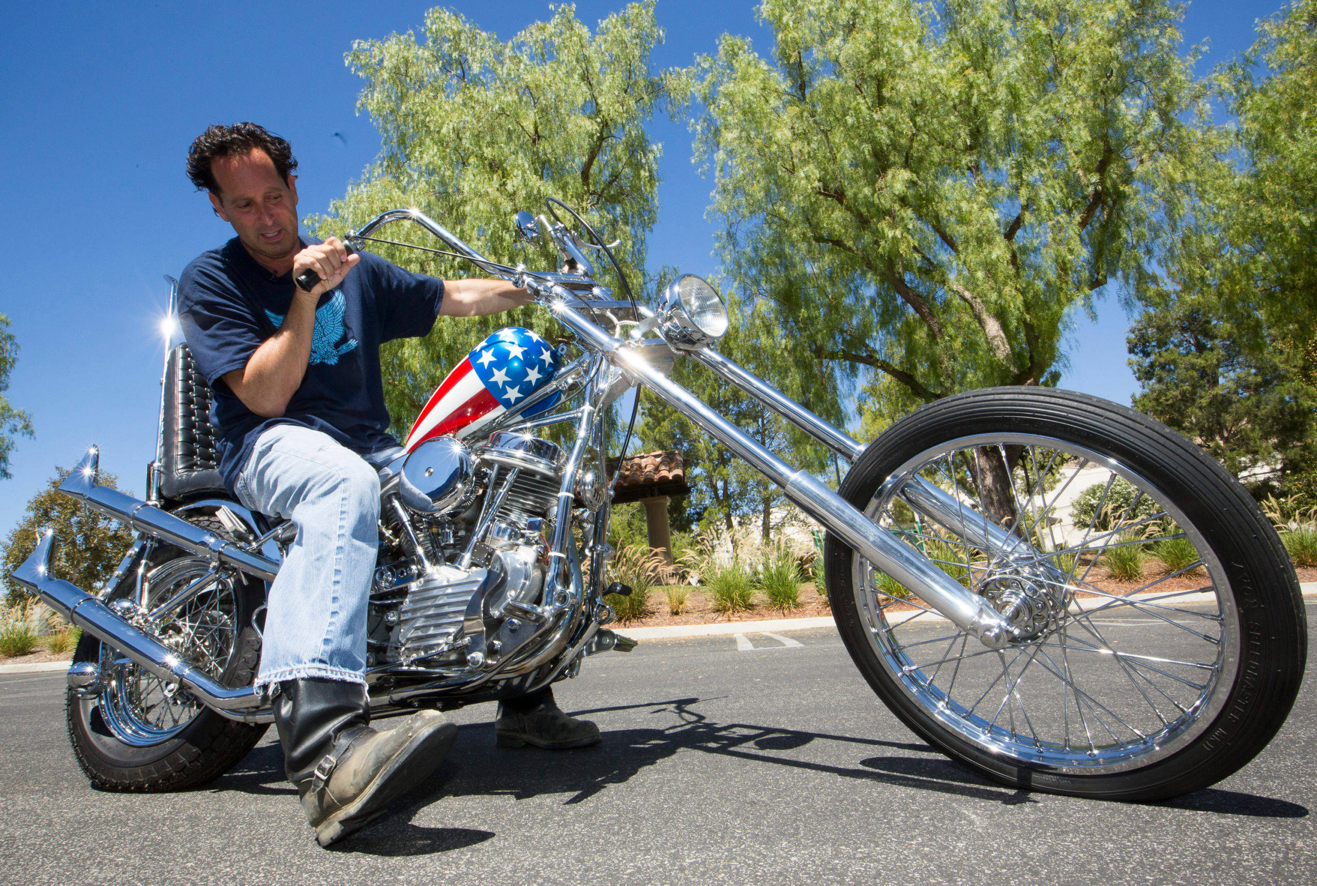 Easy Rider, chrome chopper motorcycle, American flag tank art, 2K Desktop Wallpaper