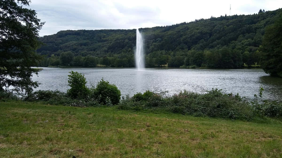 Echternach, lake fountain, artificial fountain, SD Desktop Wallpaper