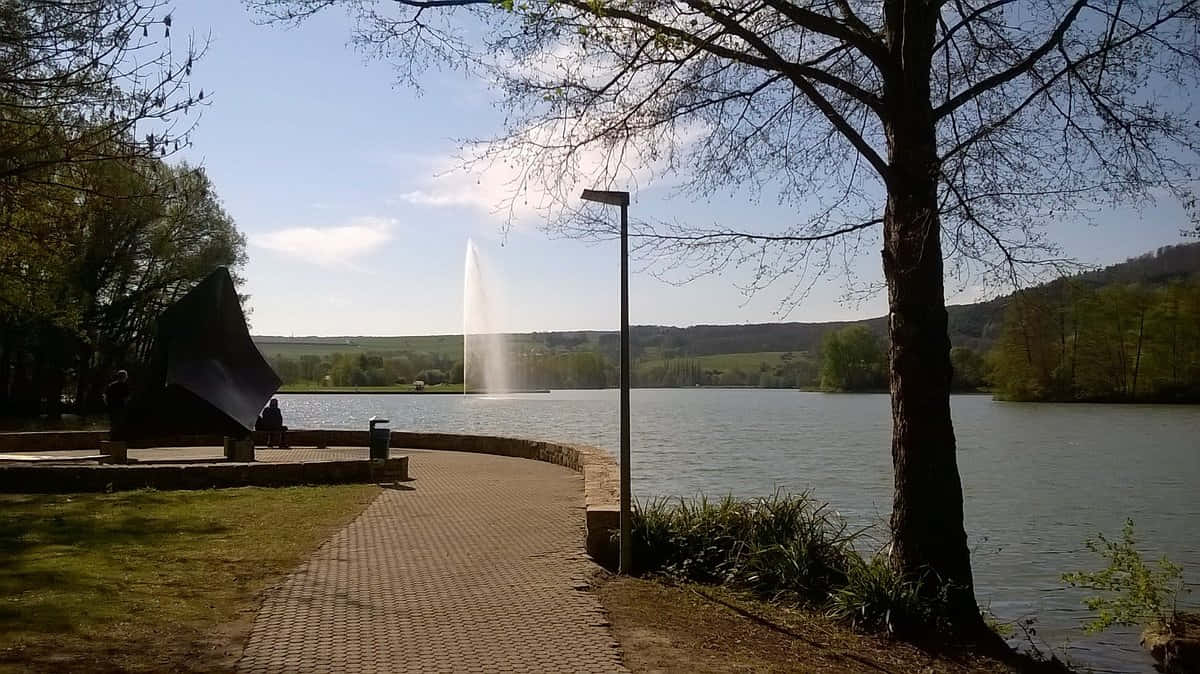 Echternach, lake fountain, paved path, SD Desktop Wallpaper
