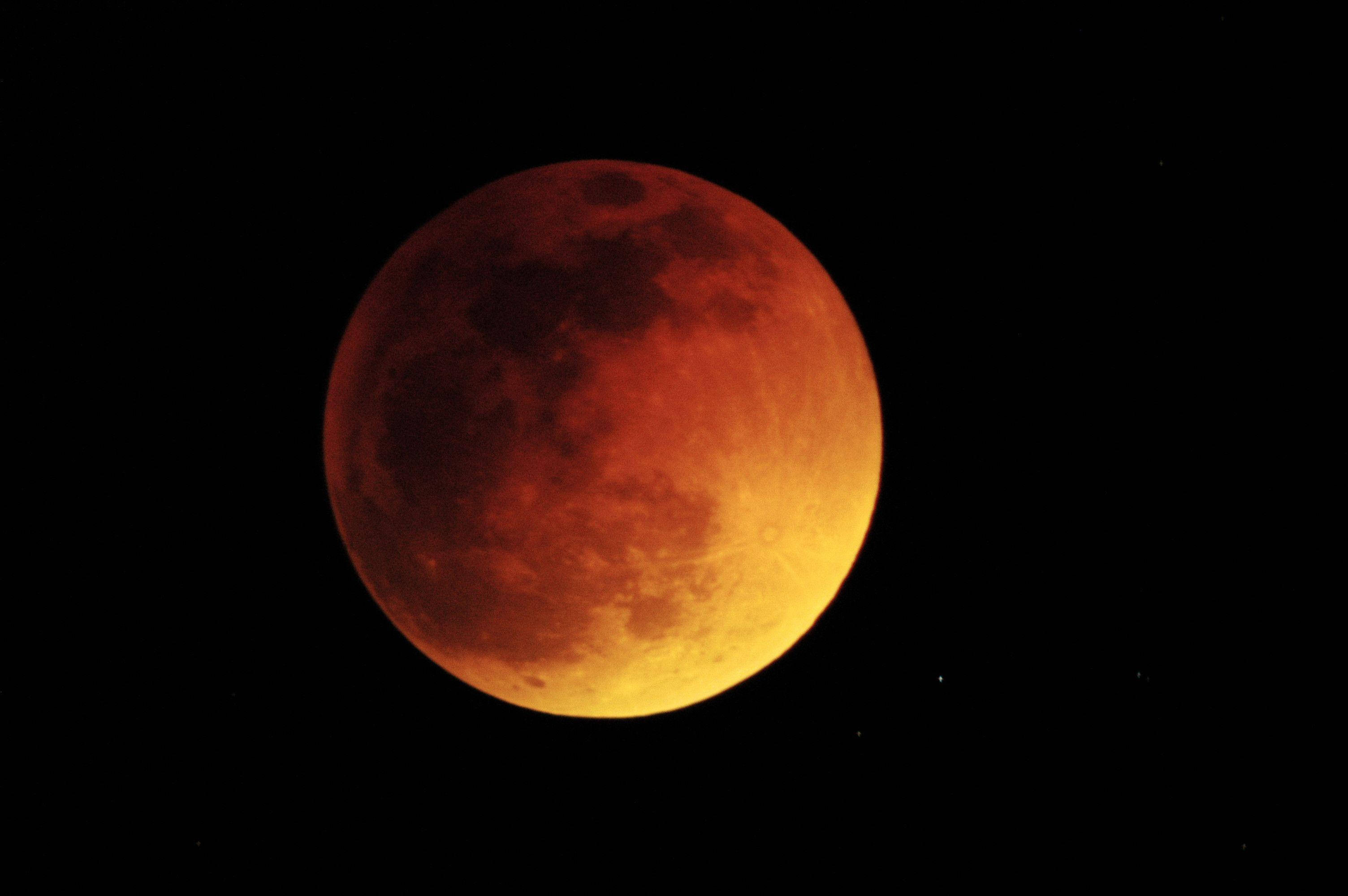 red orange lunar eclipse, blood moon, fiery orange, 2K Desktop Wallpaper