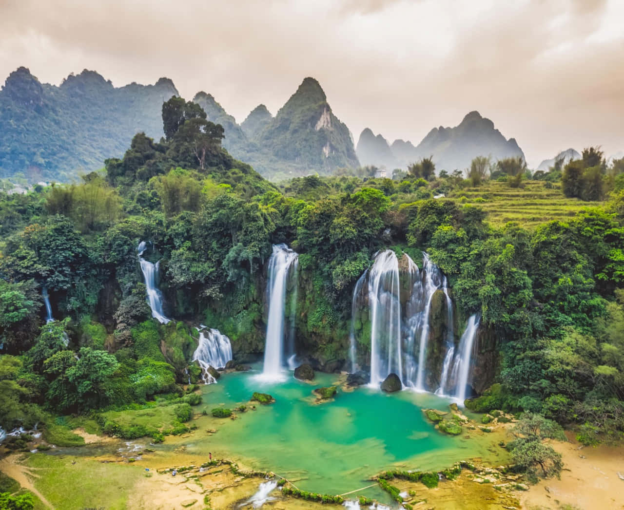 Eco-tourism Destination, vibrant turquoise pool, lush green jungle, HD Desktop Wallpaper