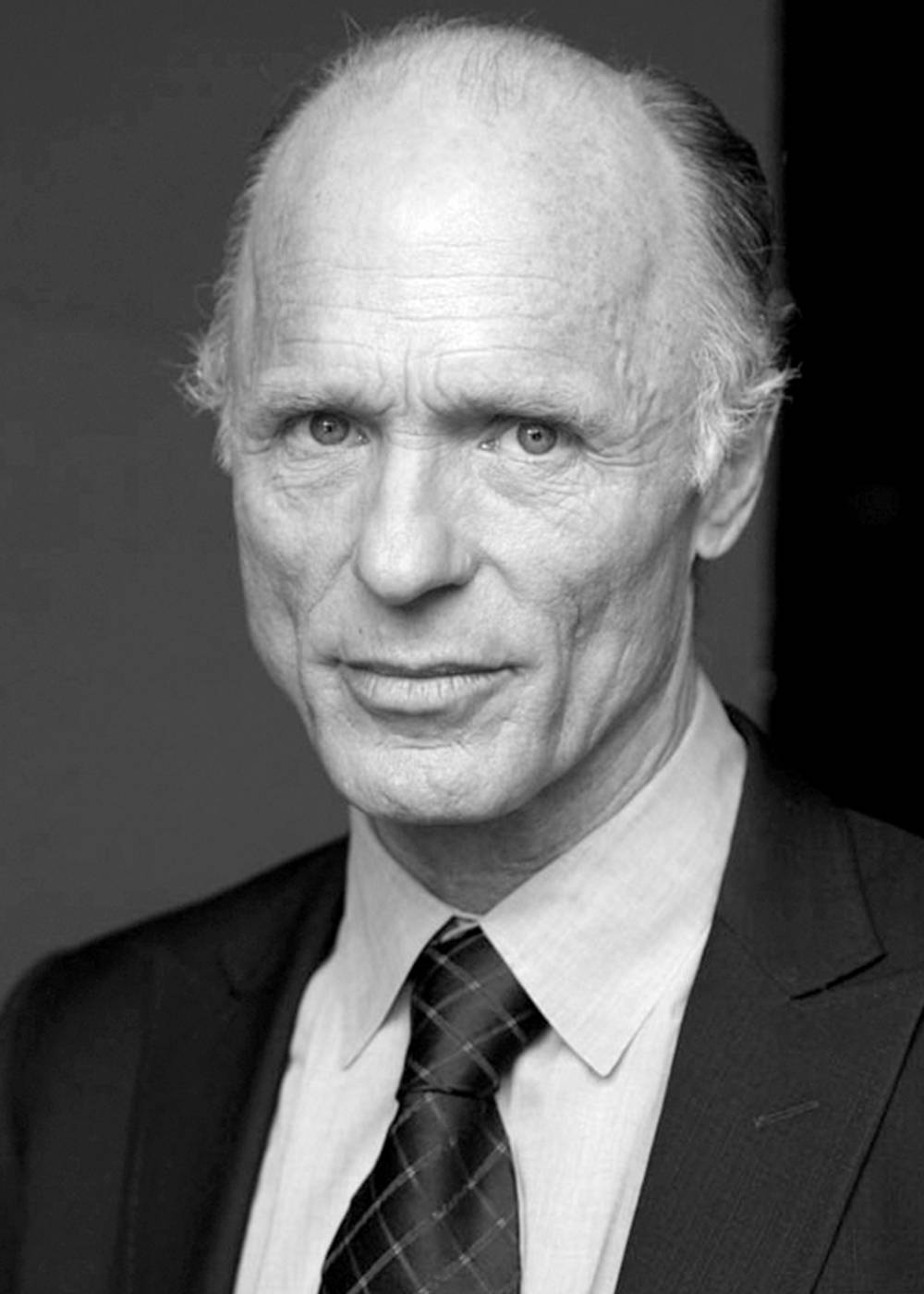 Ed Harris, balding older man, suit and tie, HD Phone Wallpaper