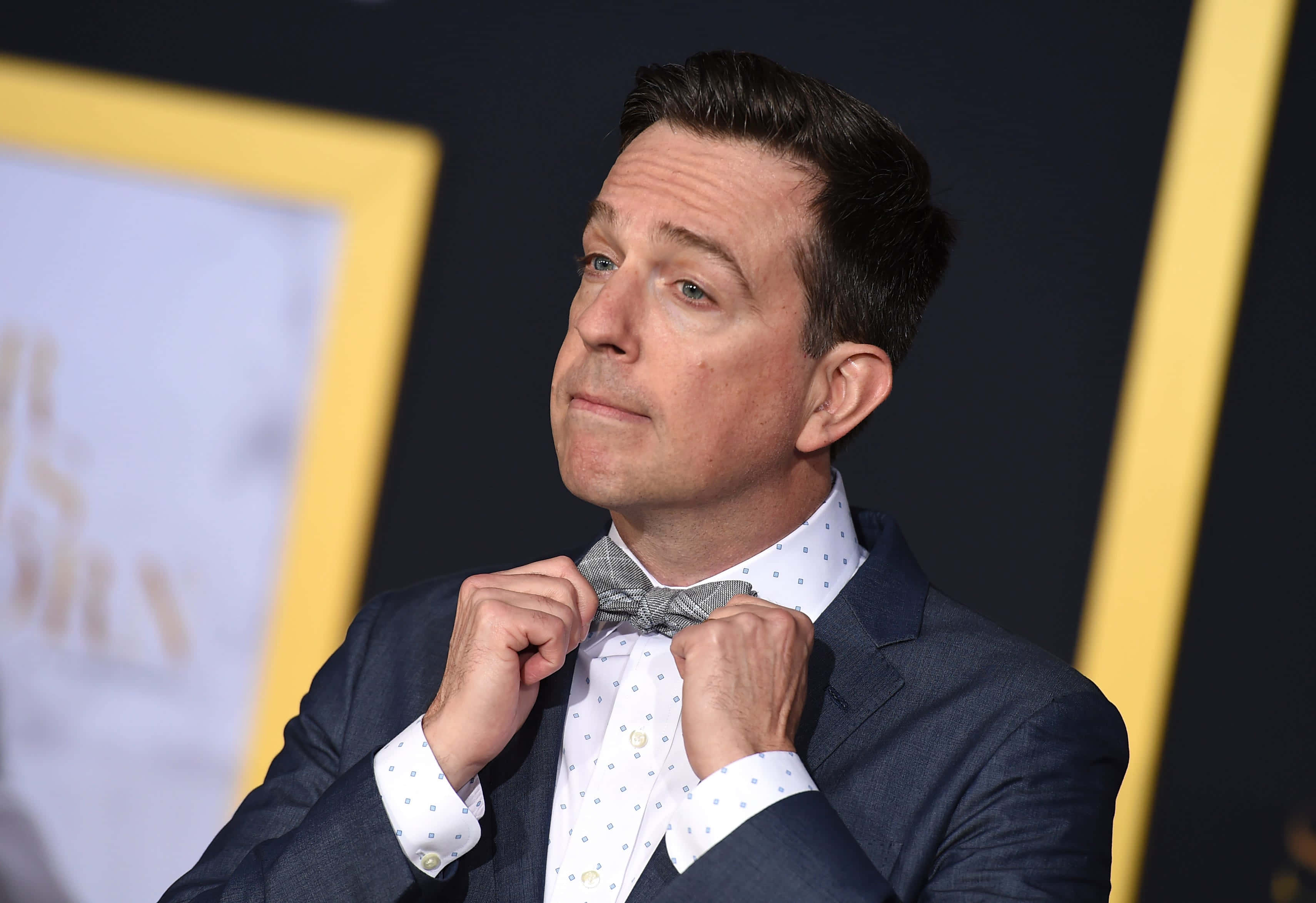 Ed Helms, navy suit, patterned bow tie, 2K Desktop Wallpaper